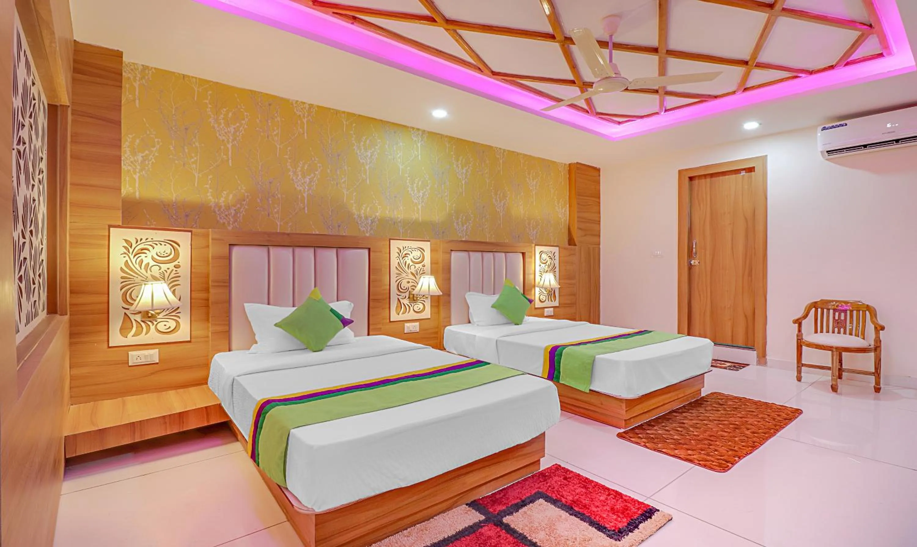 Photo of the whole room, Bed in Treebo Tropical Roots, Bhupatwala Haridwar