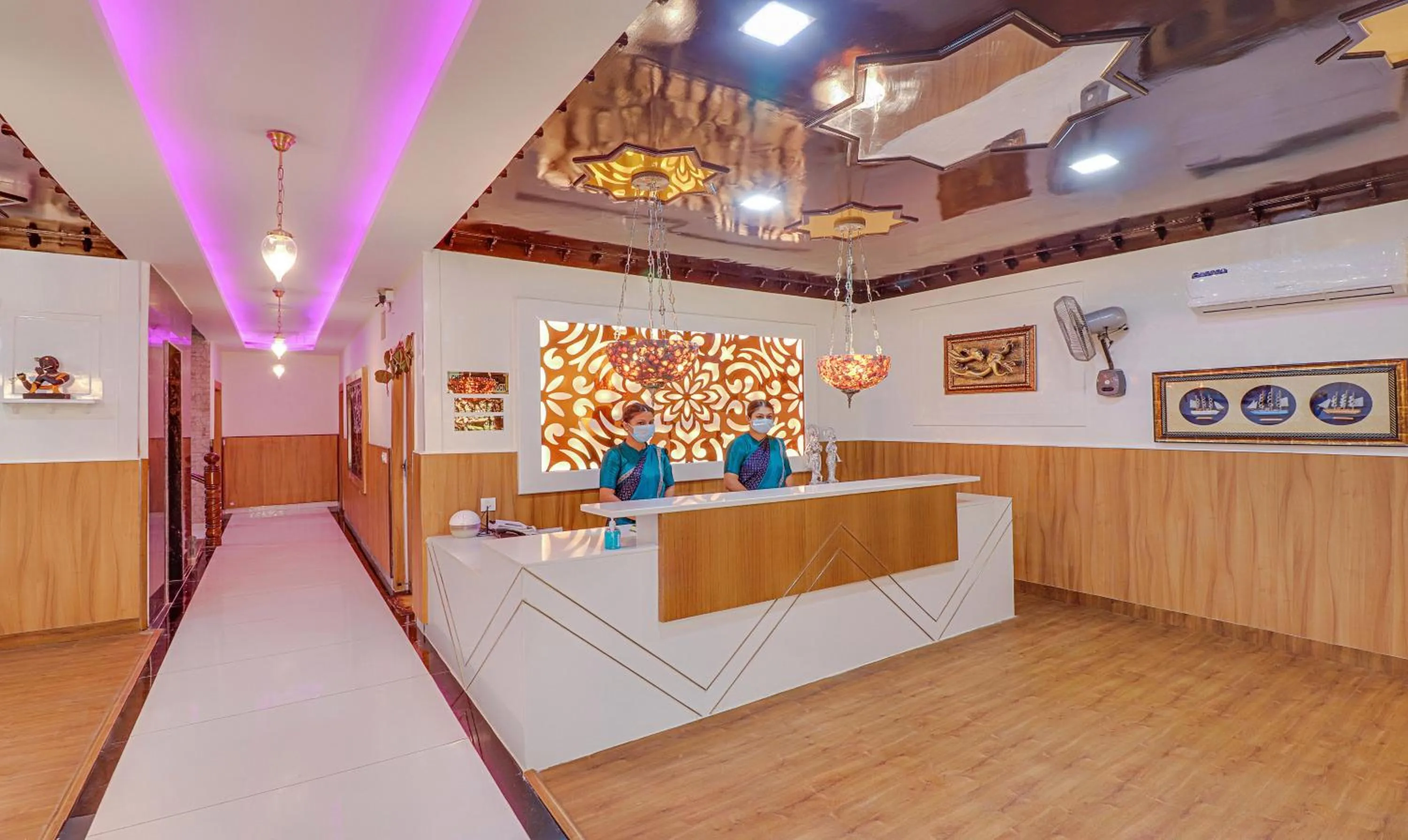 Lobby or reception in Treebo Tropical Roots, Bhupatwala Haridwar