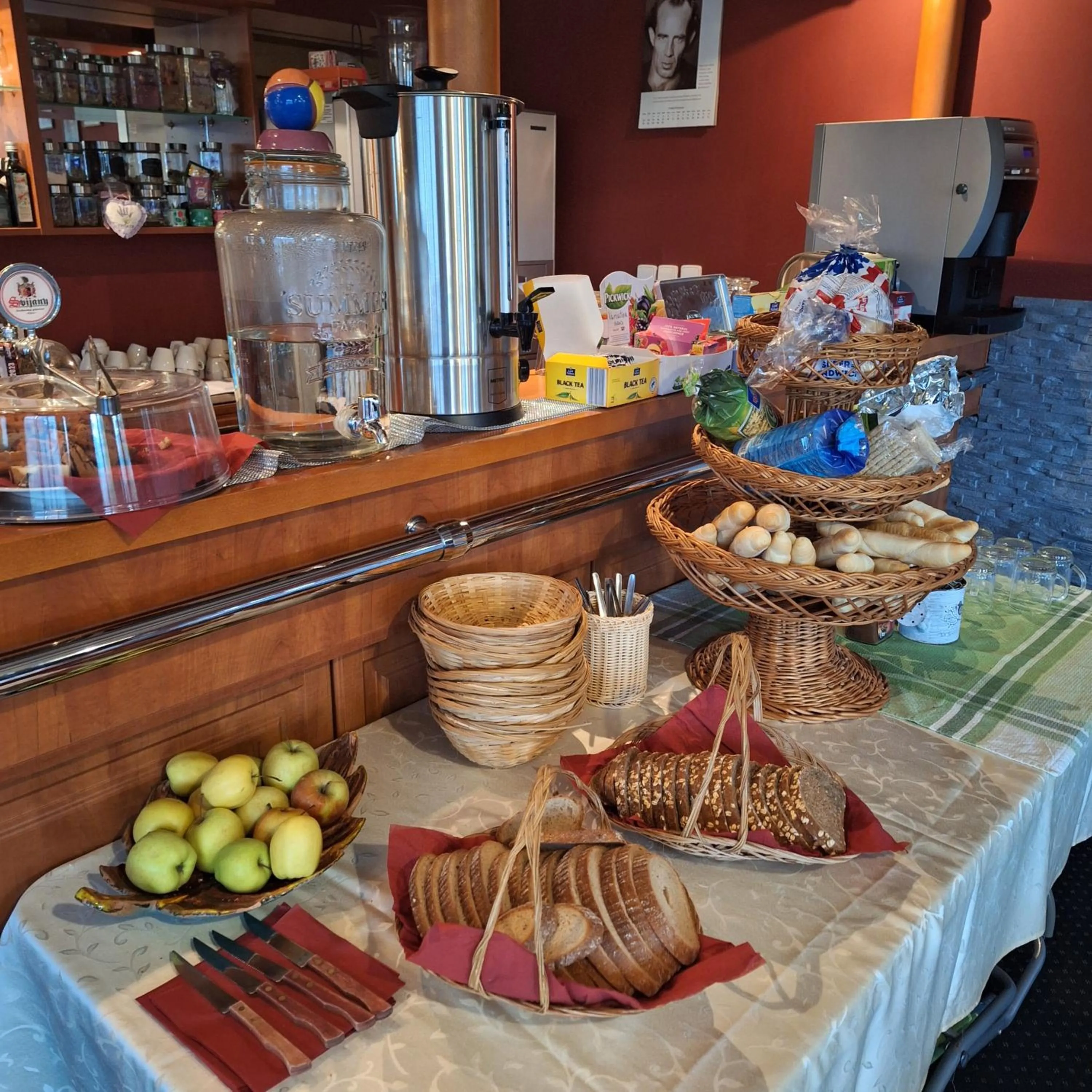 Restaurant/places to eat in Pension Lukas