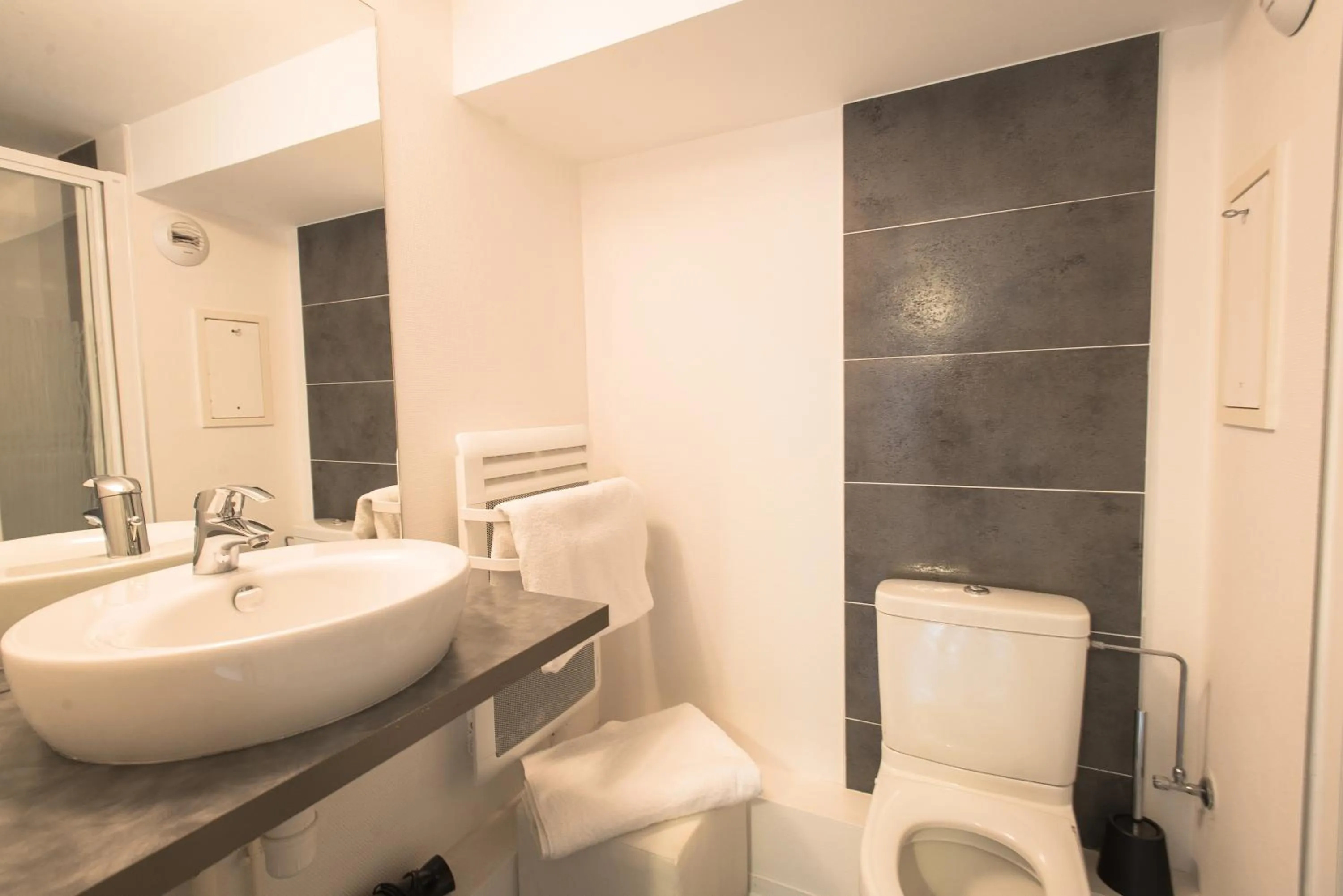 Bathroom in Appartements Orfèvres Cathédrale