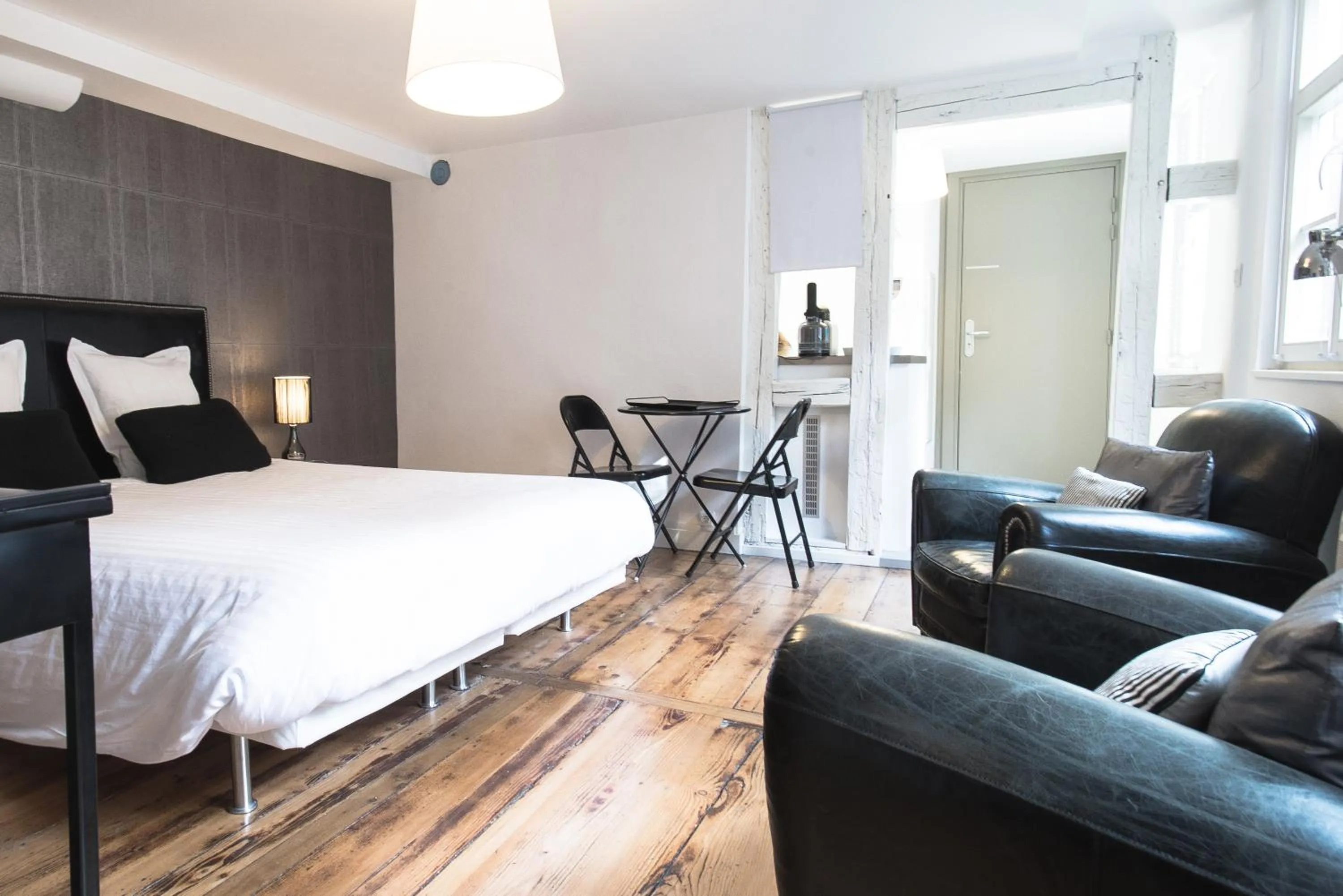 Photo of the whole room, Bed in Appartements Orfèvres Cathédrale