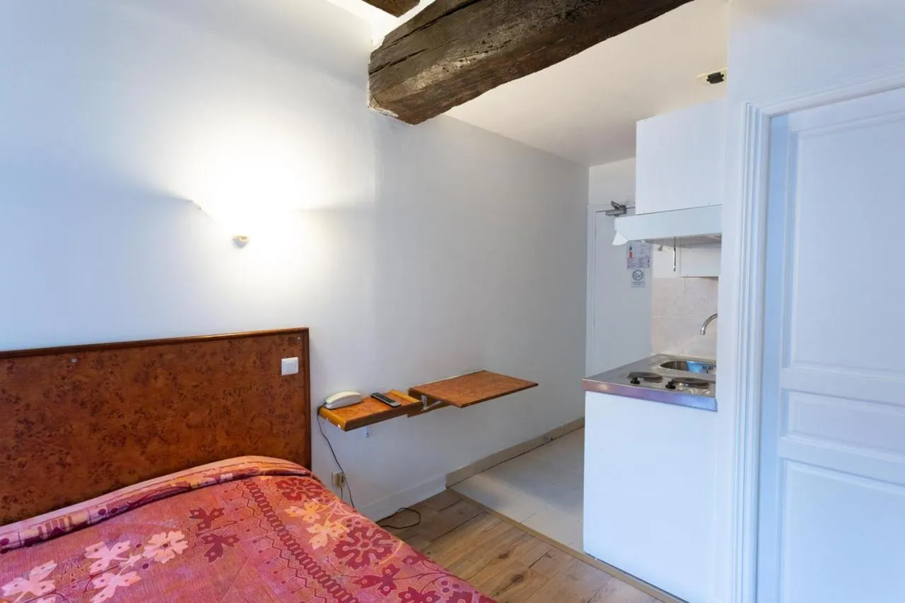 Bed in Résidence de Bourgogne