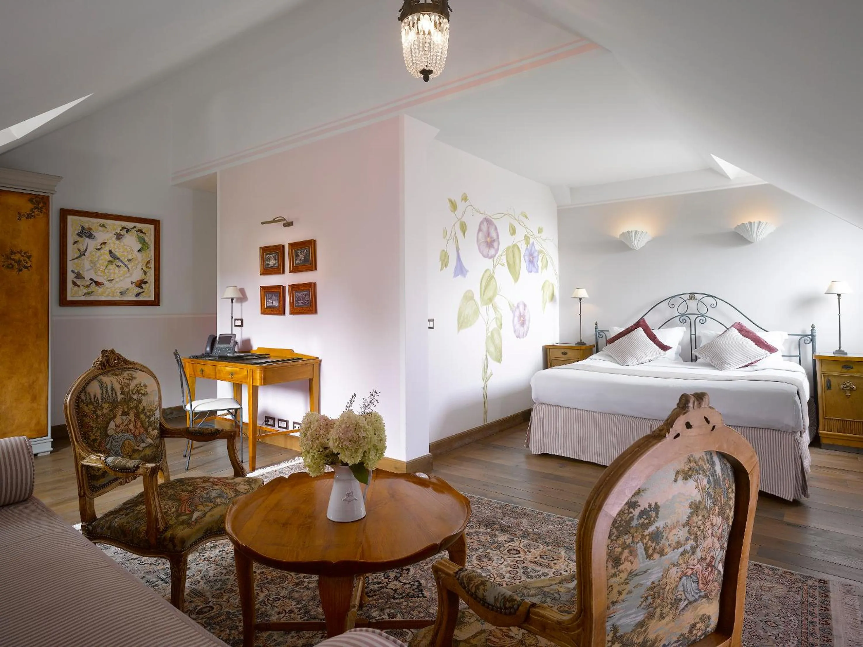 Bedroom, Bed in Chateau Mcely