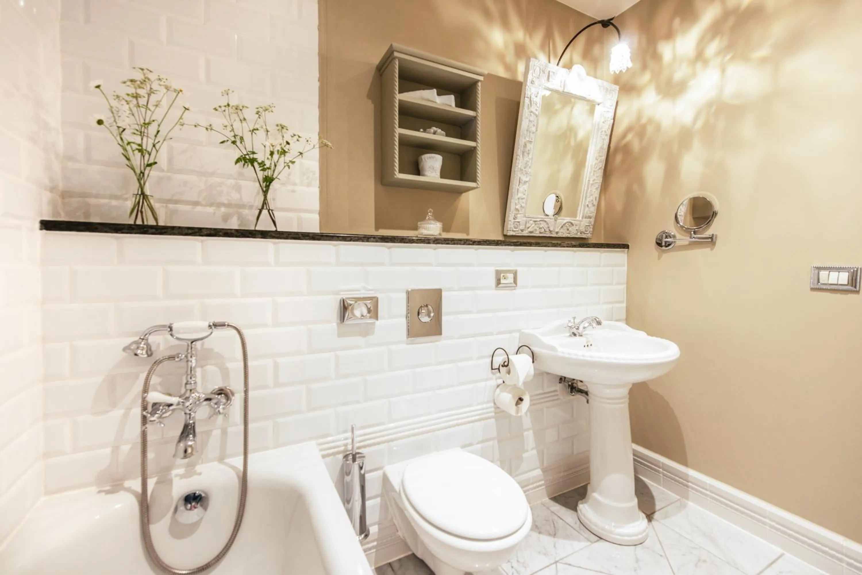 Shower in Chateau Mcely