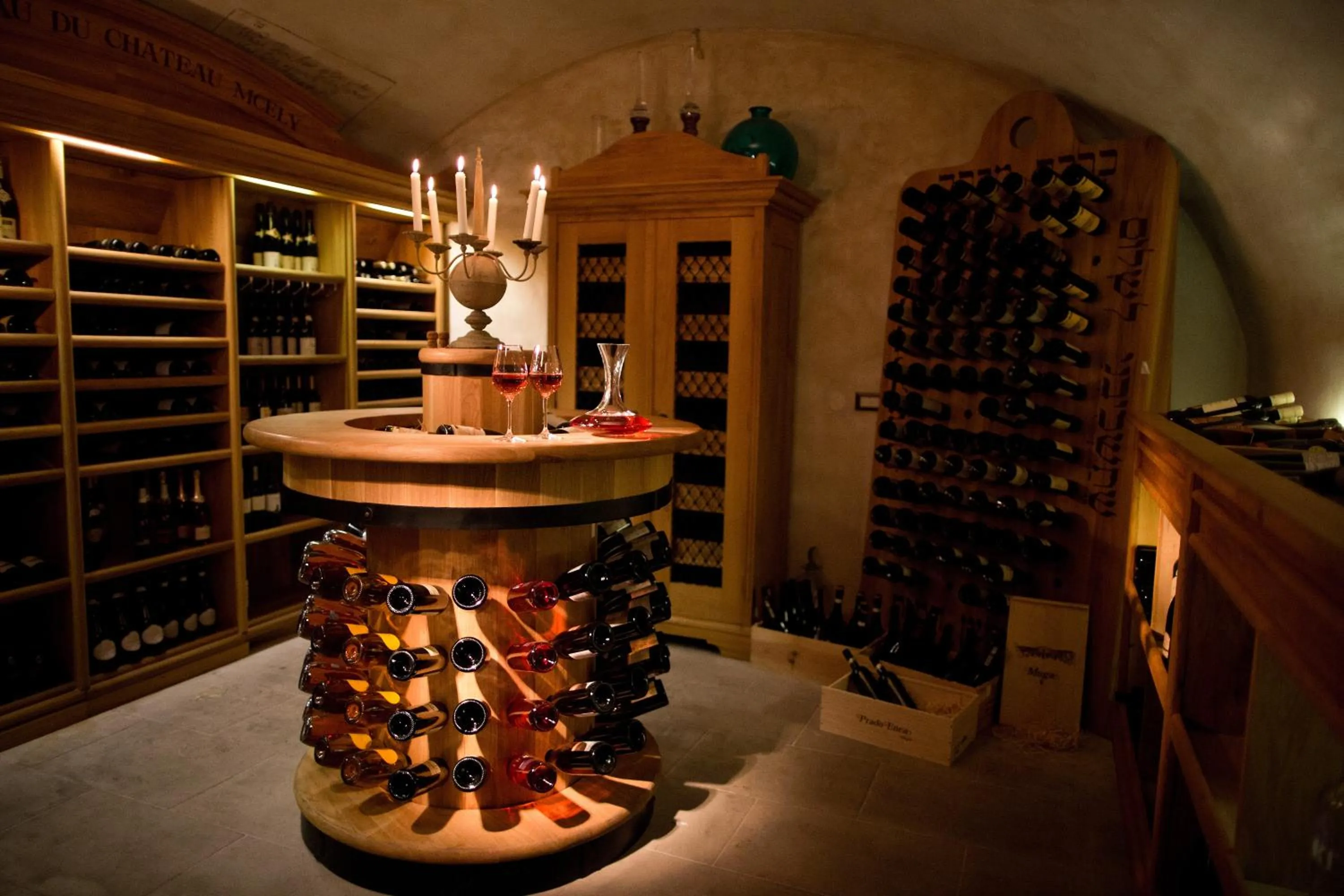 Alcoholic drinks in Chateau Mcely