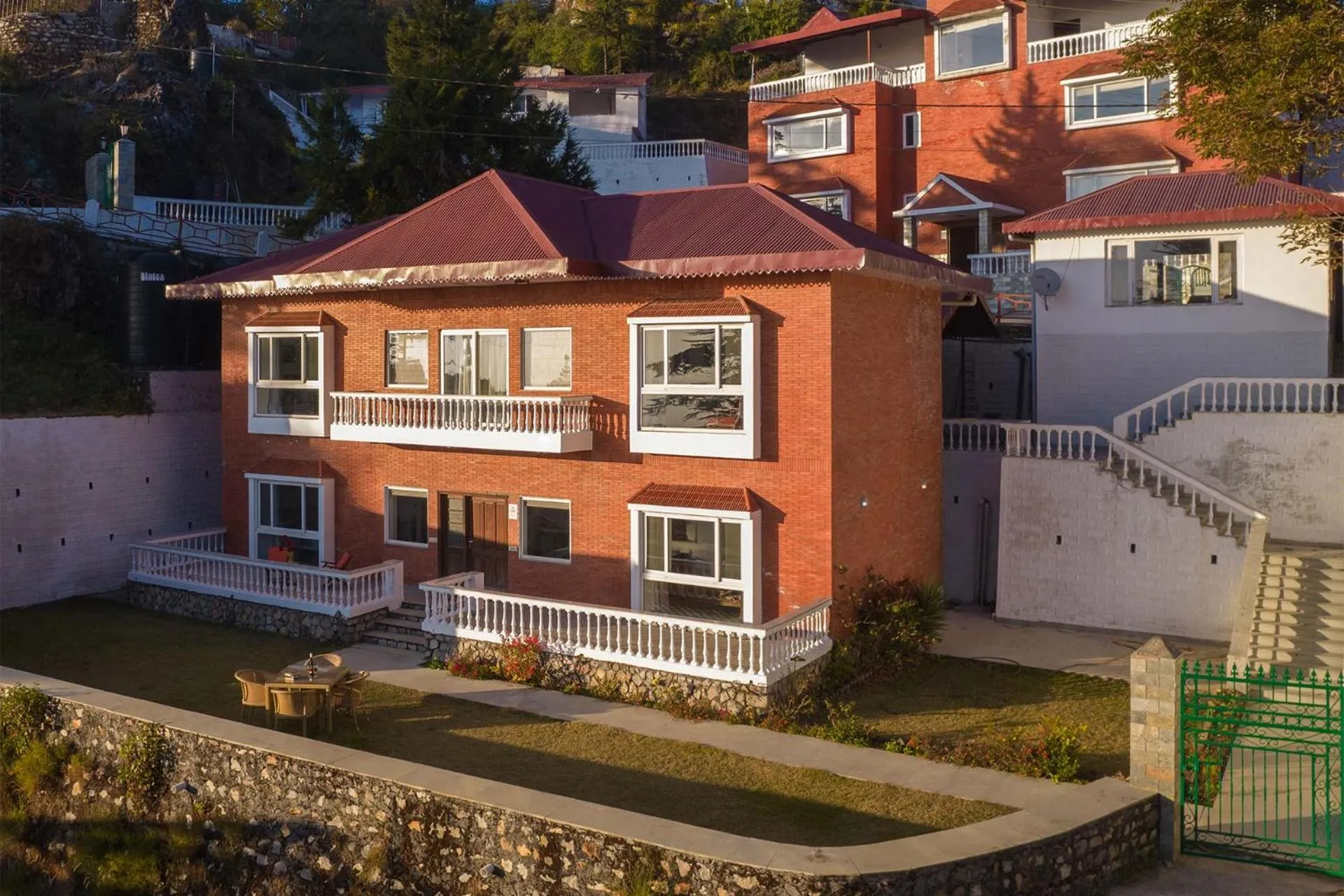 Three-Bedroom Villa in StayVista at Albert Estate