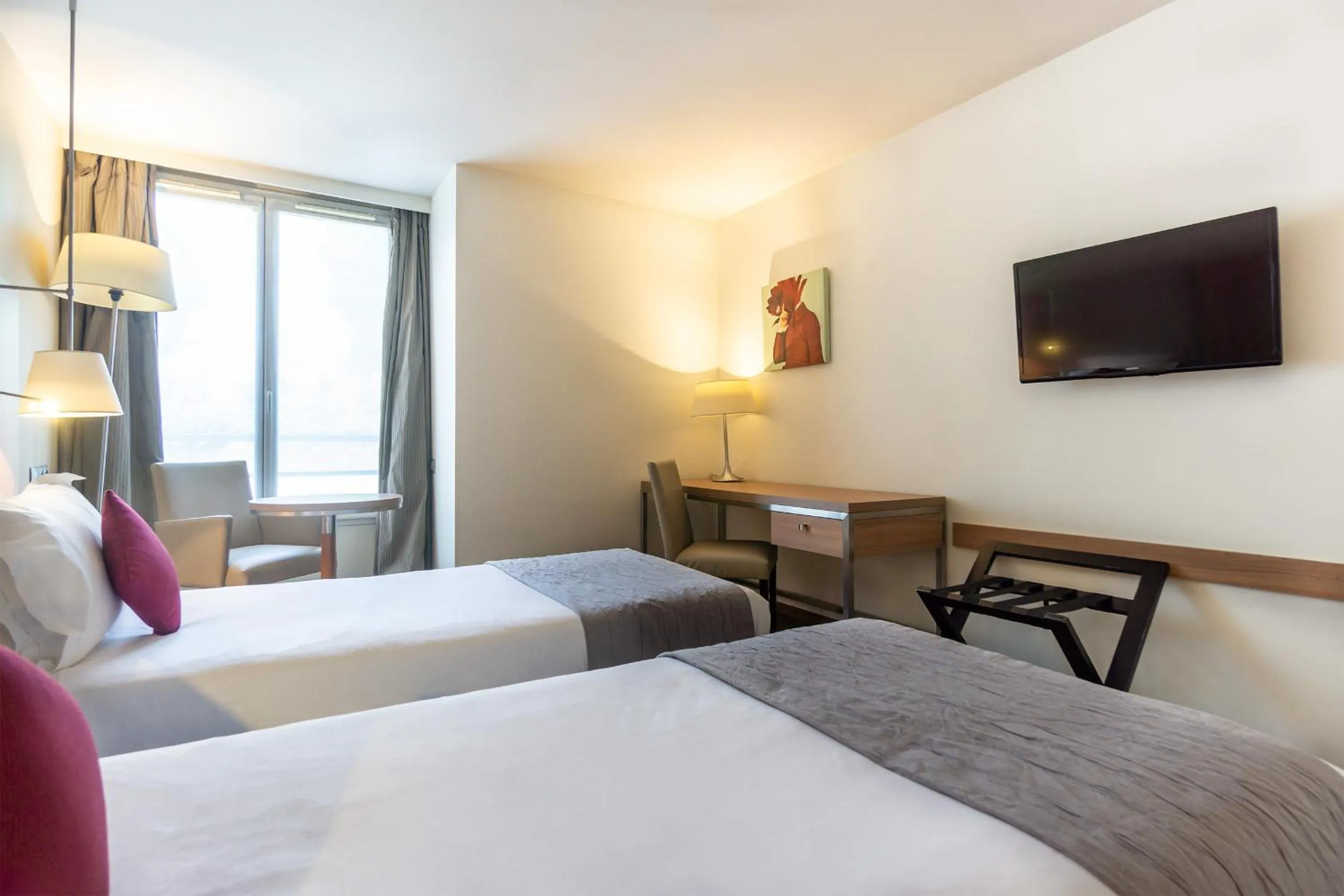 Photo of the whole room, Bed in City Résidence Paris CDG Airport