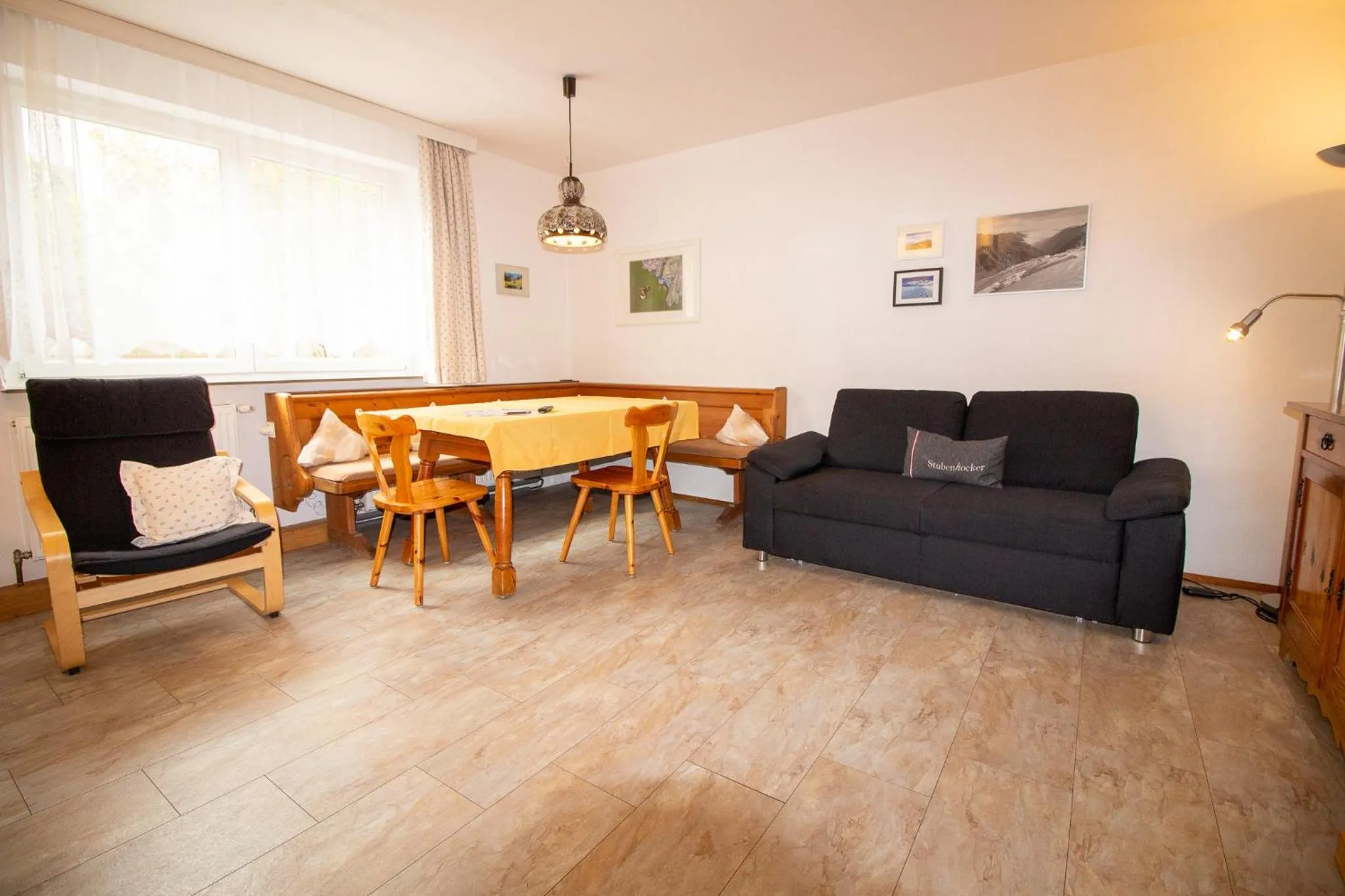 Seating area in Haus Kinspergher