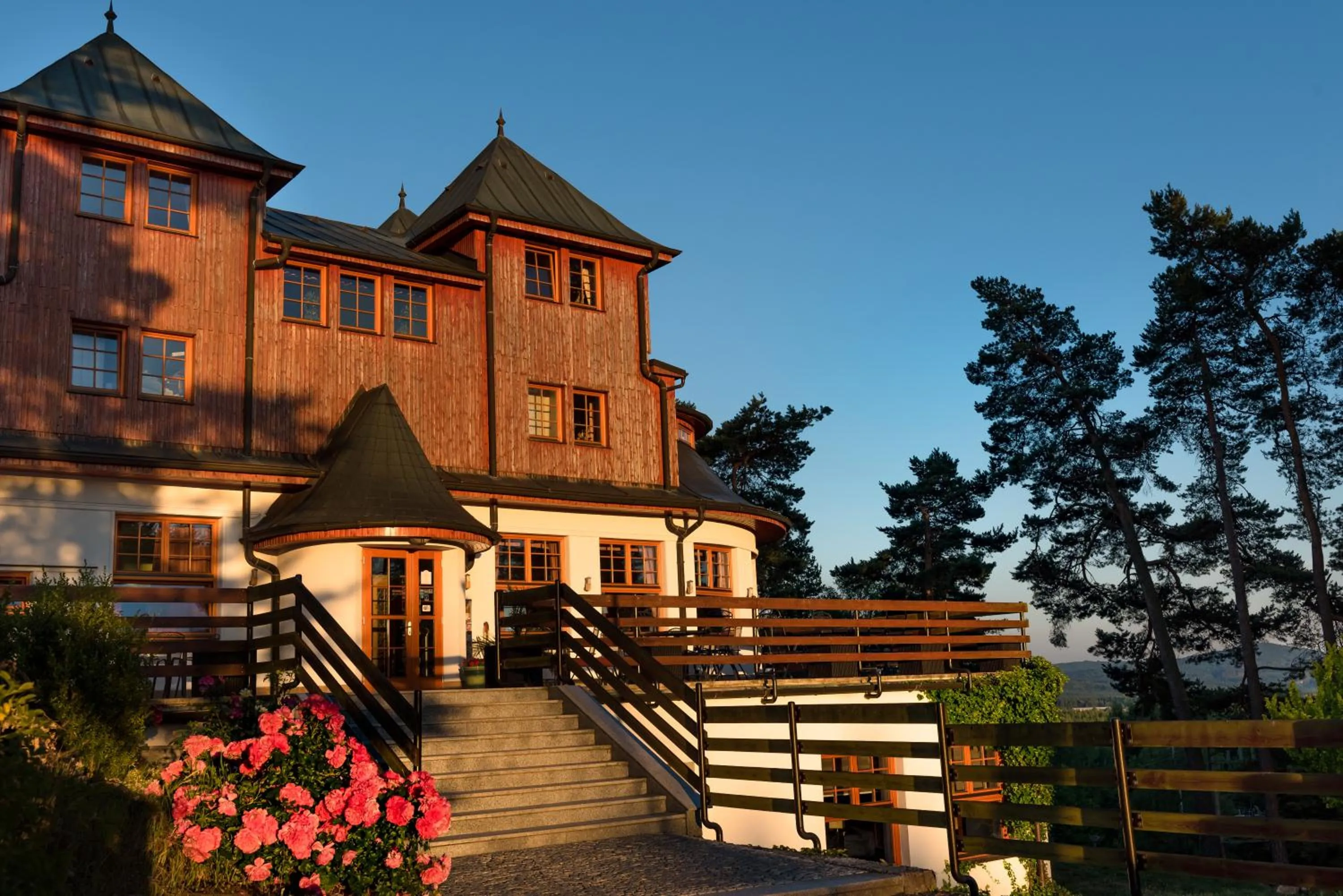 Facade/entrance in Hotel VÍTKOVA HORA