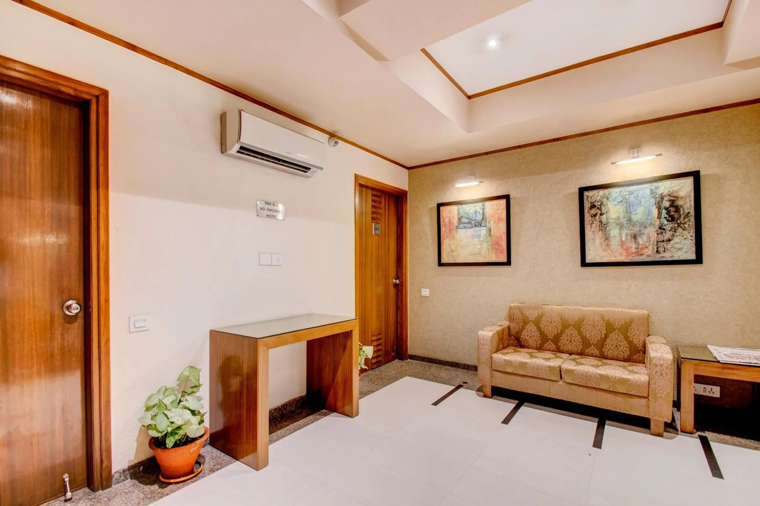 Lobby or reception in Capital O Broadway