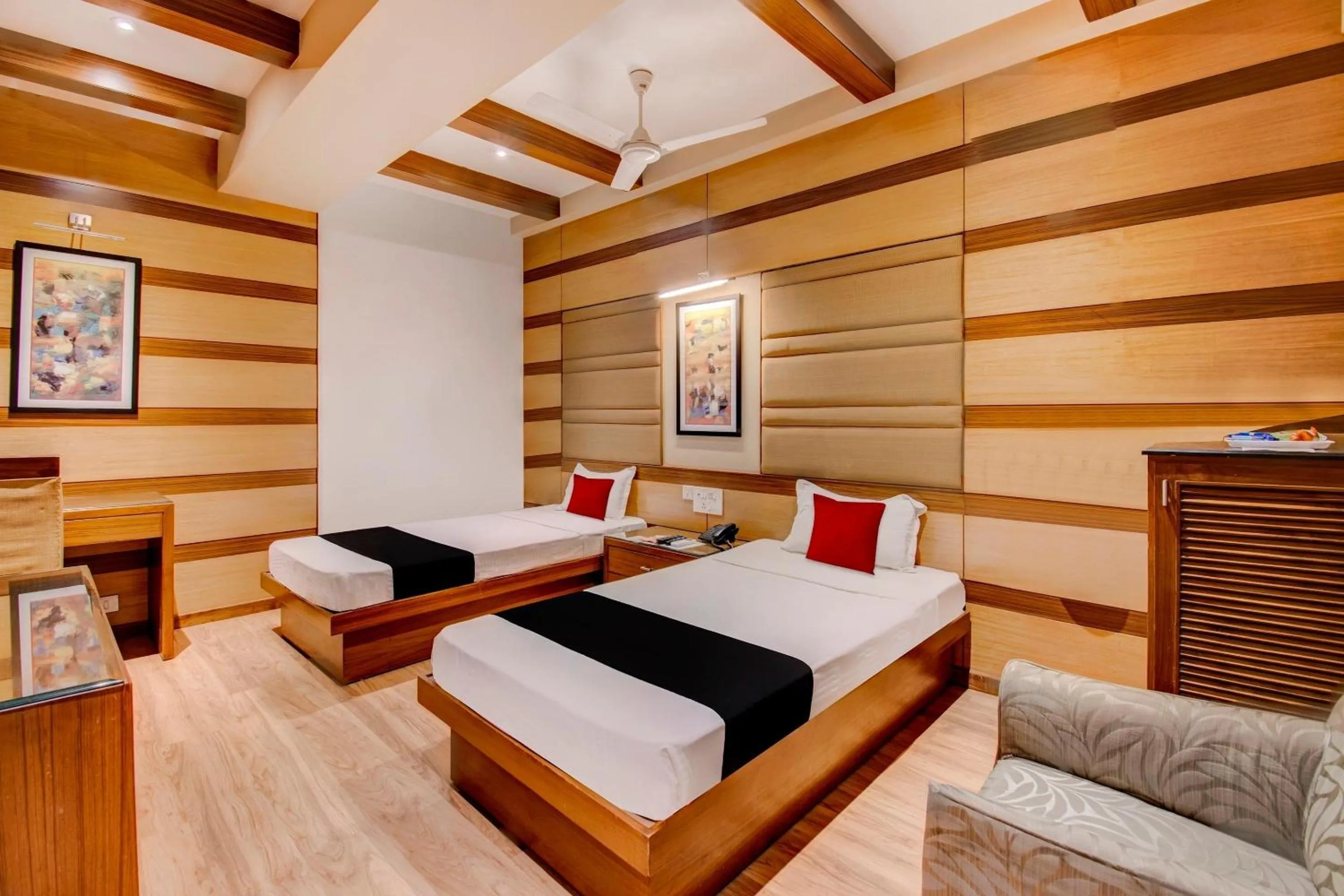 Bedroom in Capital O Broadway