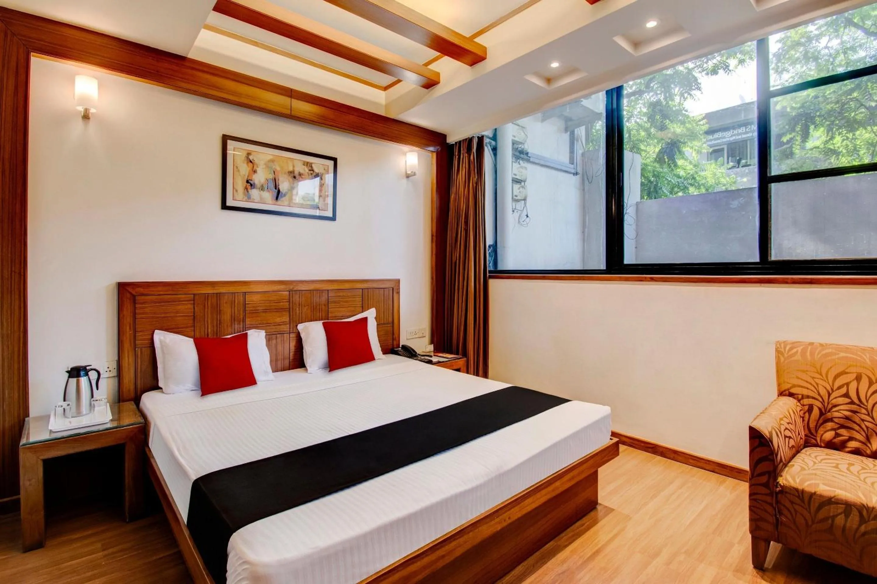 Bedroom in Capital O Broadway