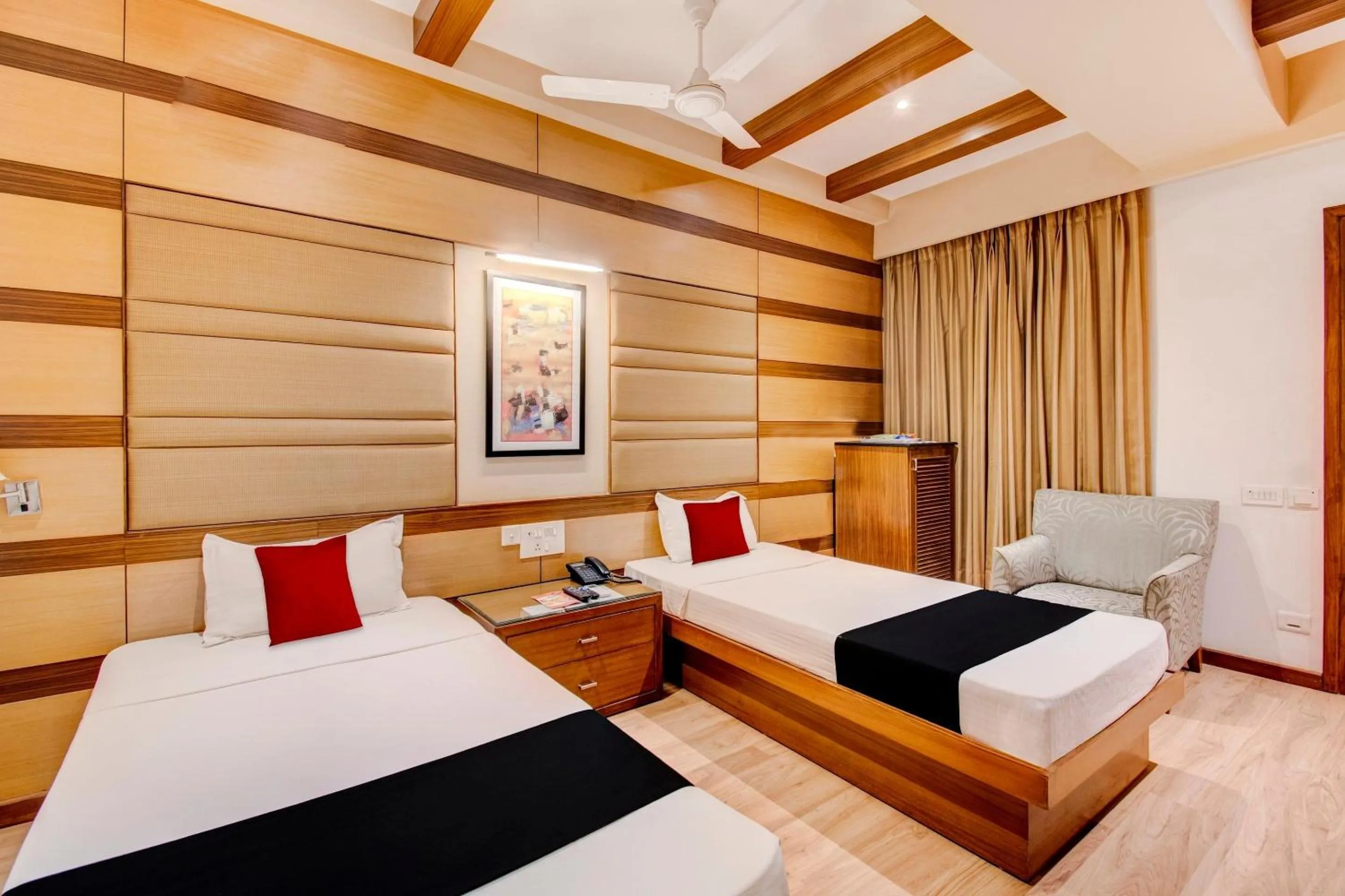 Bedroom in Capital O Broadway