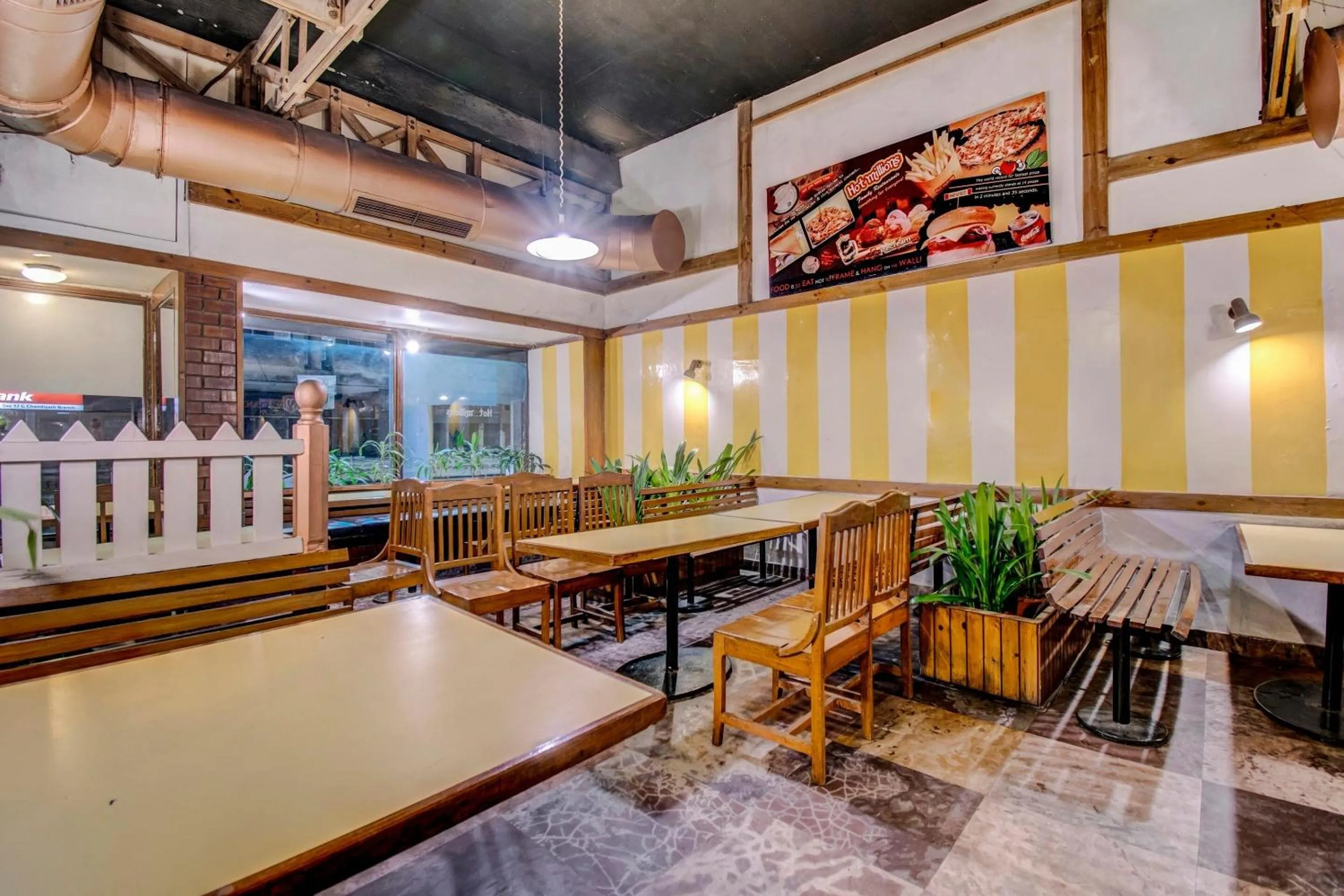 Restaurant/places to eat in Capital O Broadway