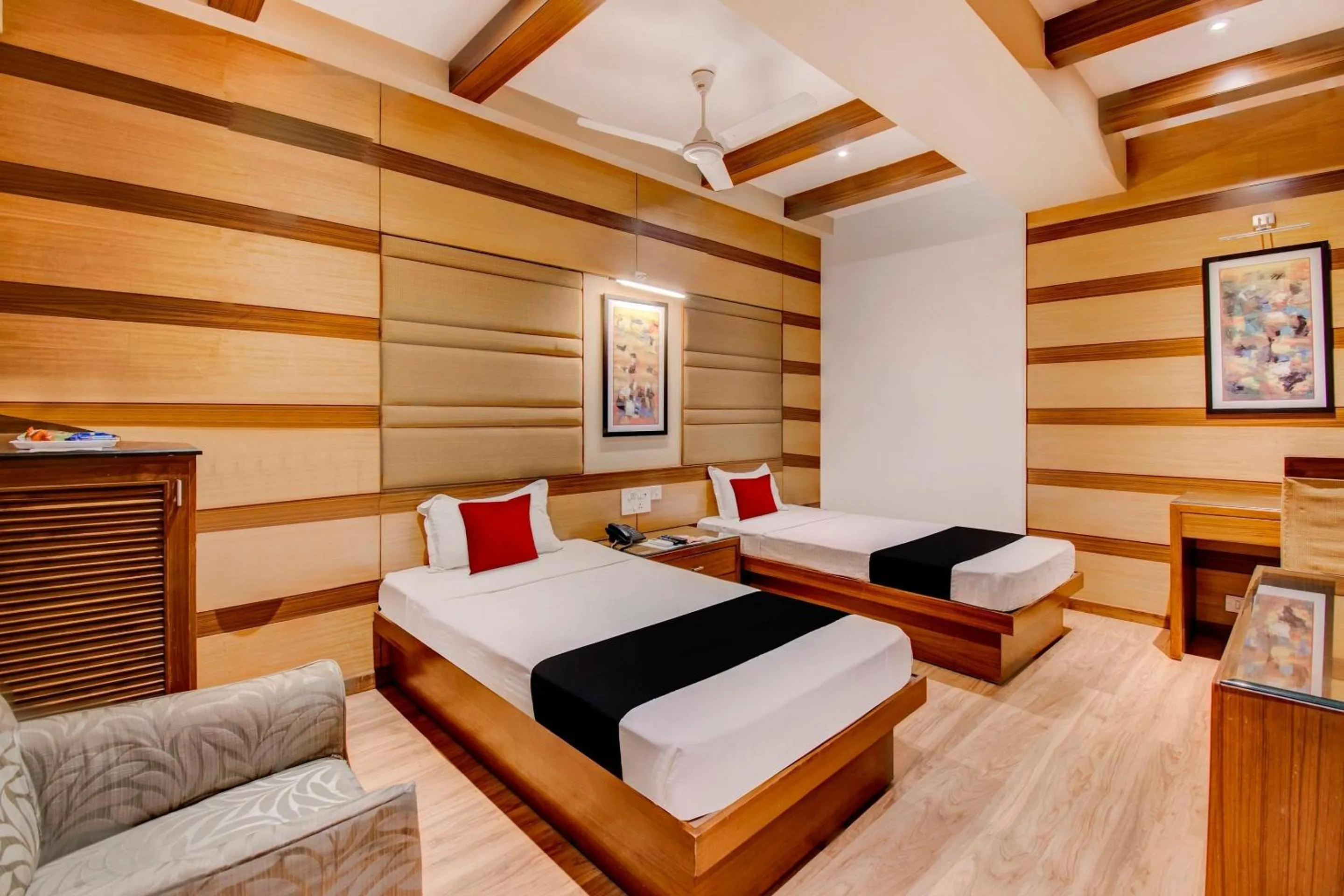 Bedroom in Capital O Broadway