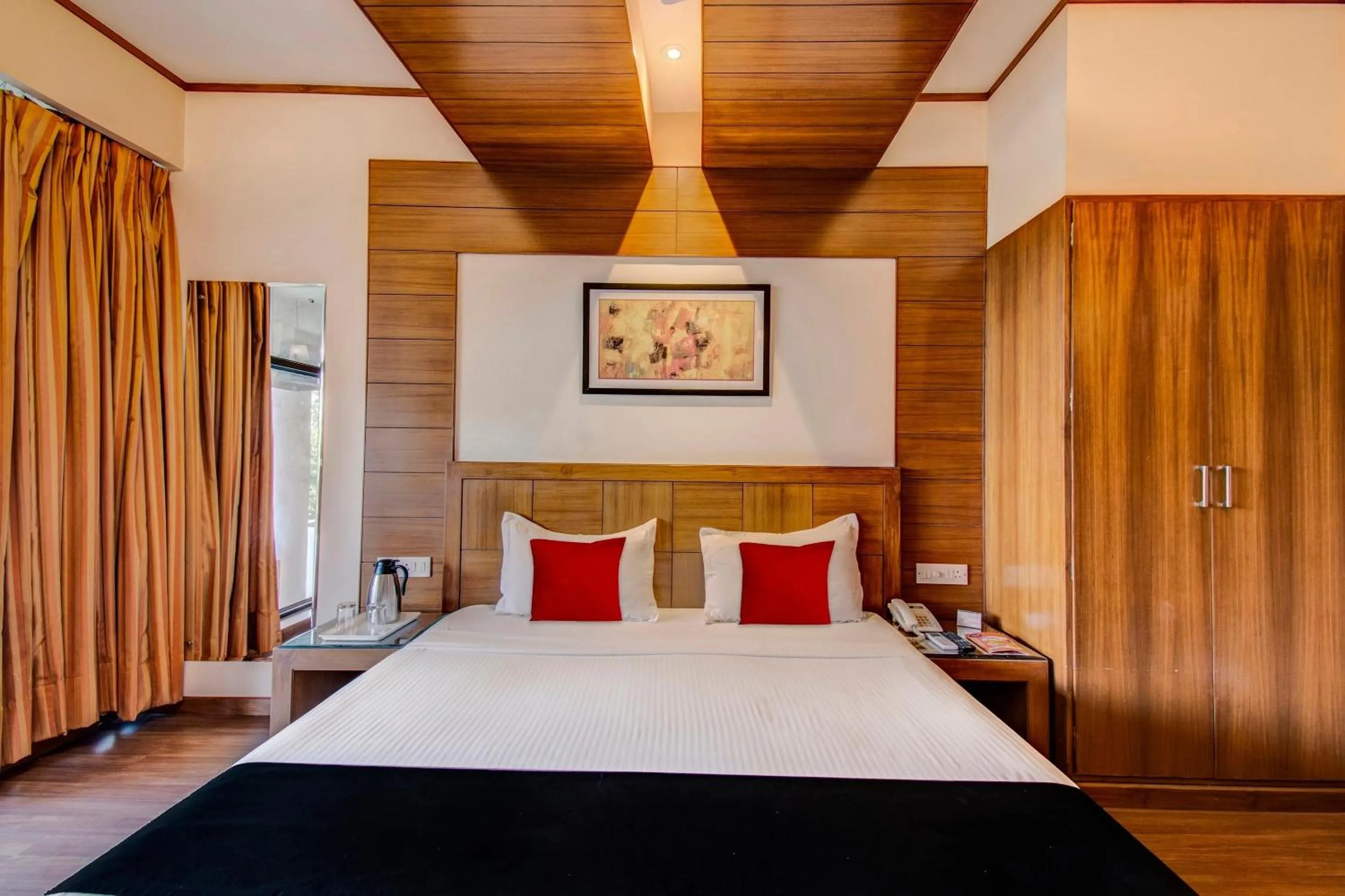 Bedroom in Capital O Broadway