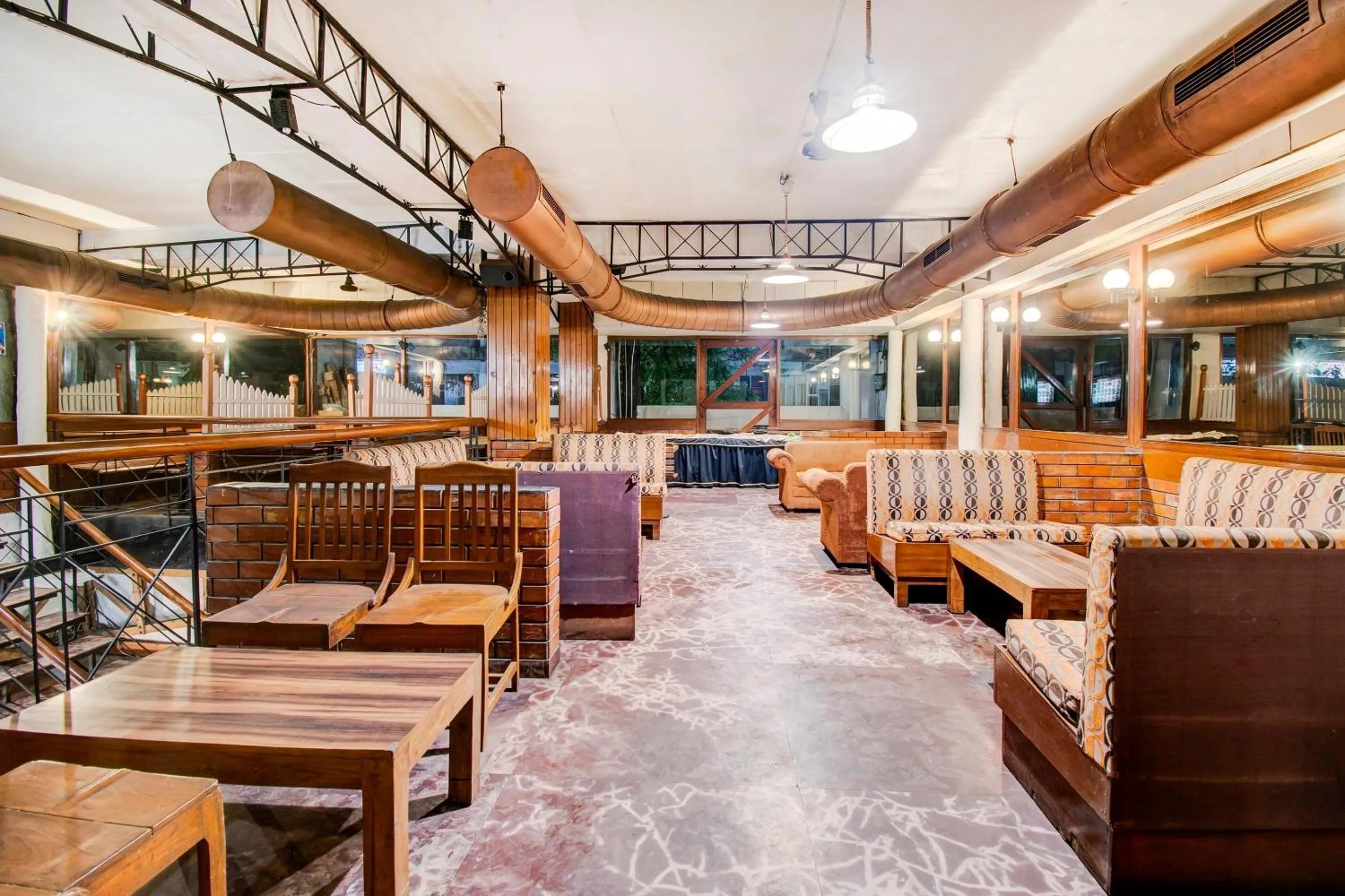 Restaurant/places to eat in Capital O Broadway