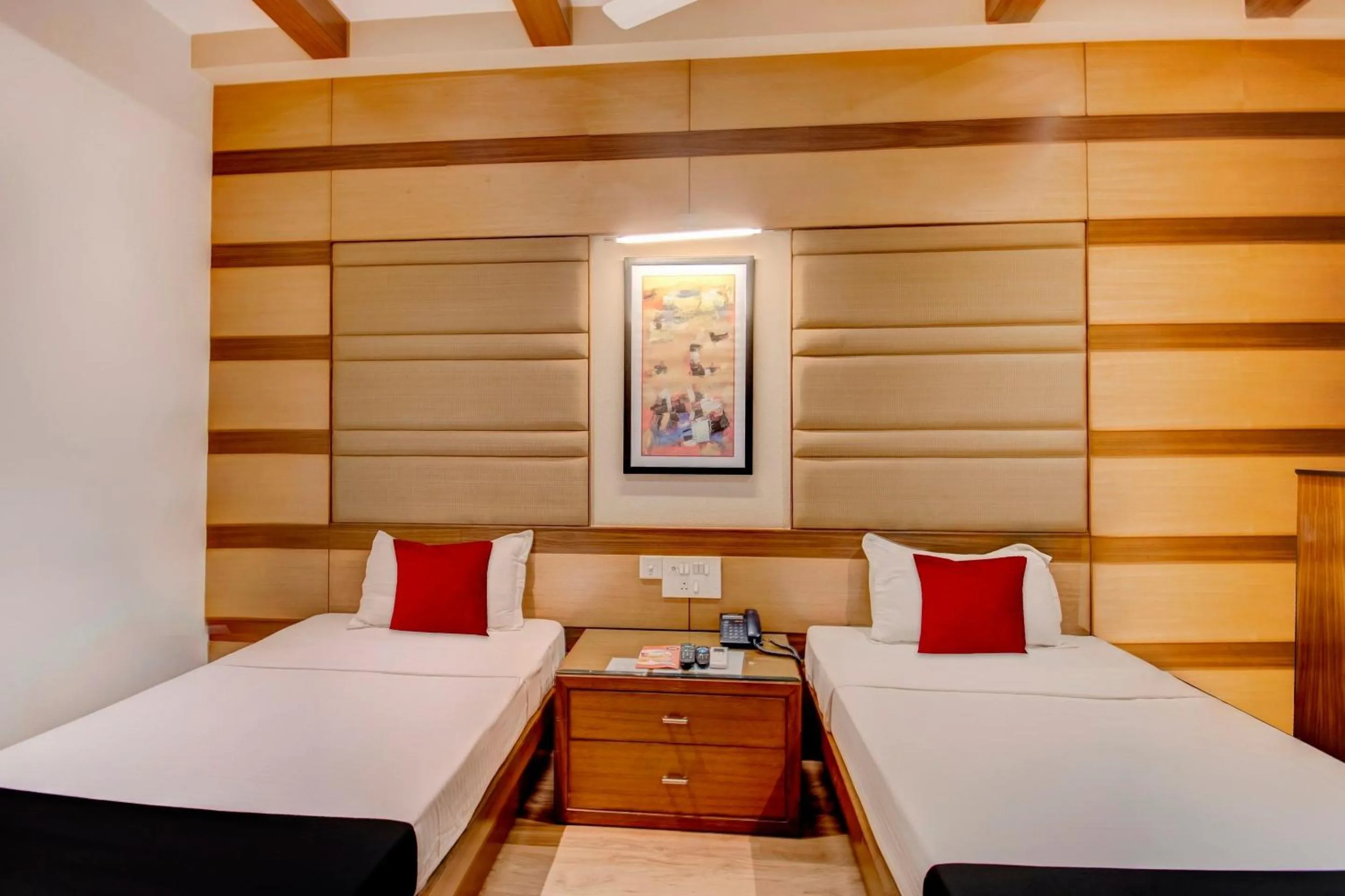 Bedroom in Capital O Broadway