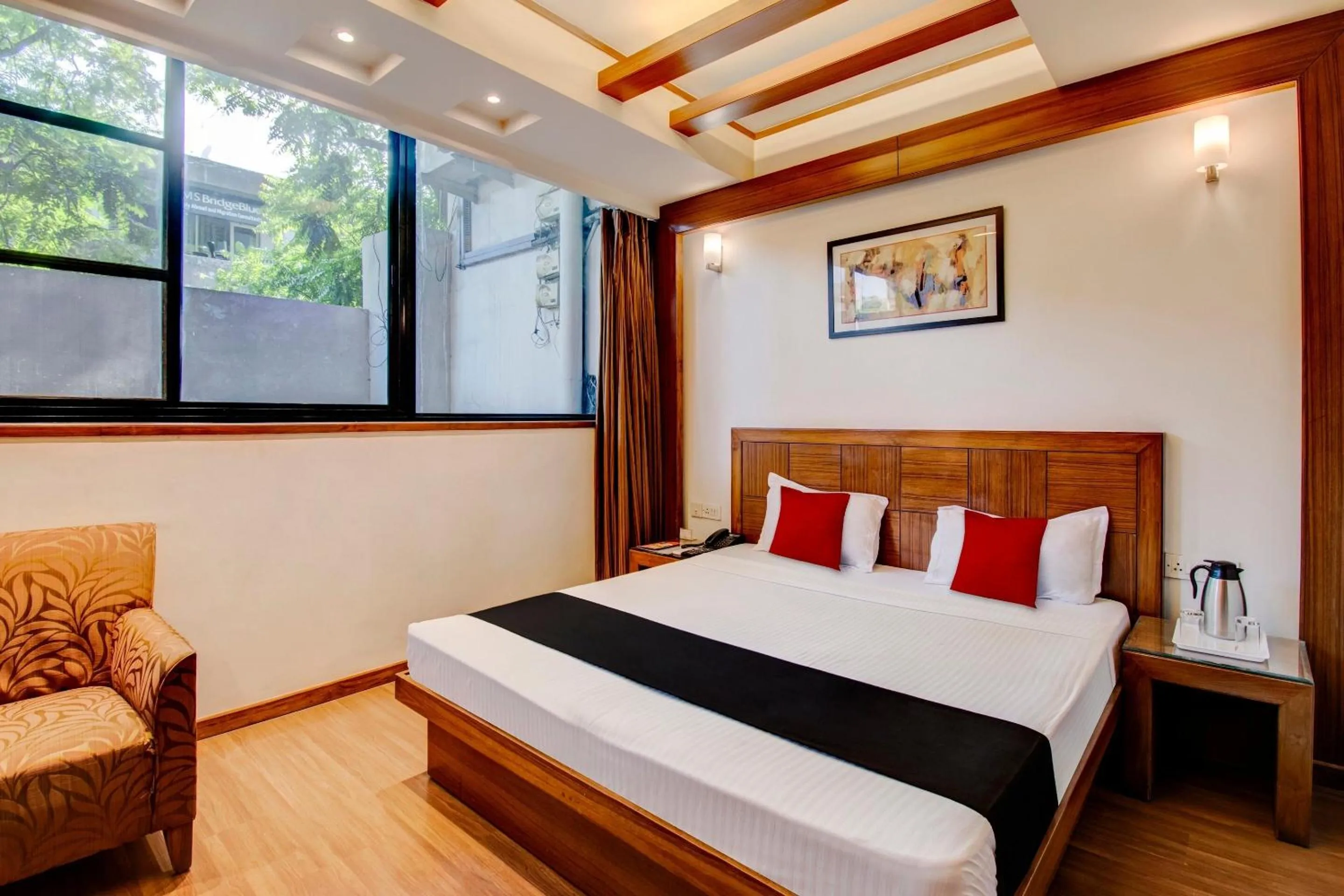 Bedroom in Capital O Broadway