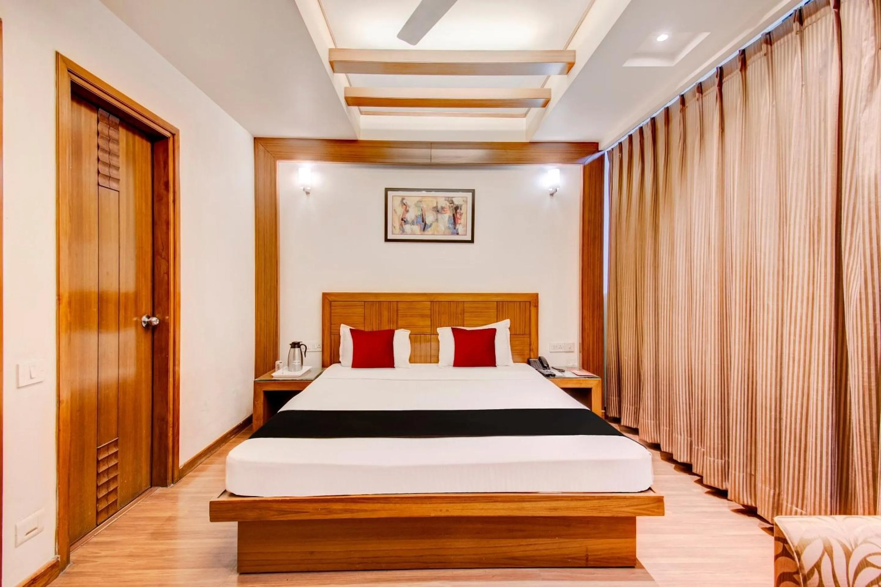 Bedroom in Capital O Broadway