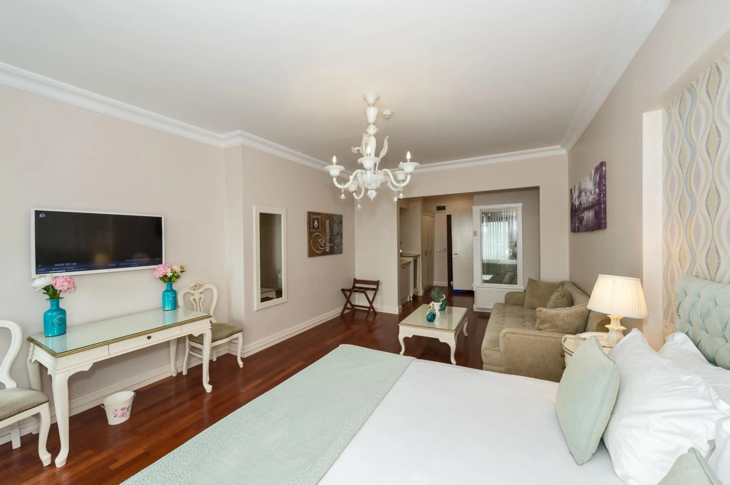 Photo of the whole room in Suitel Bosphorus Taksim