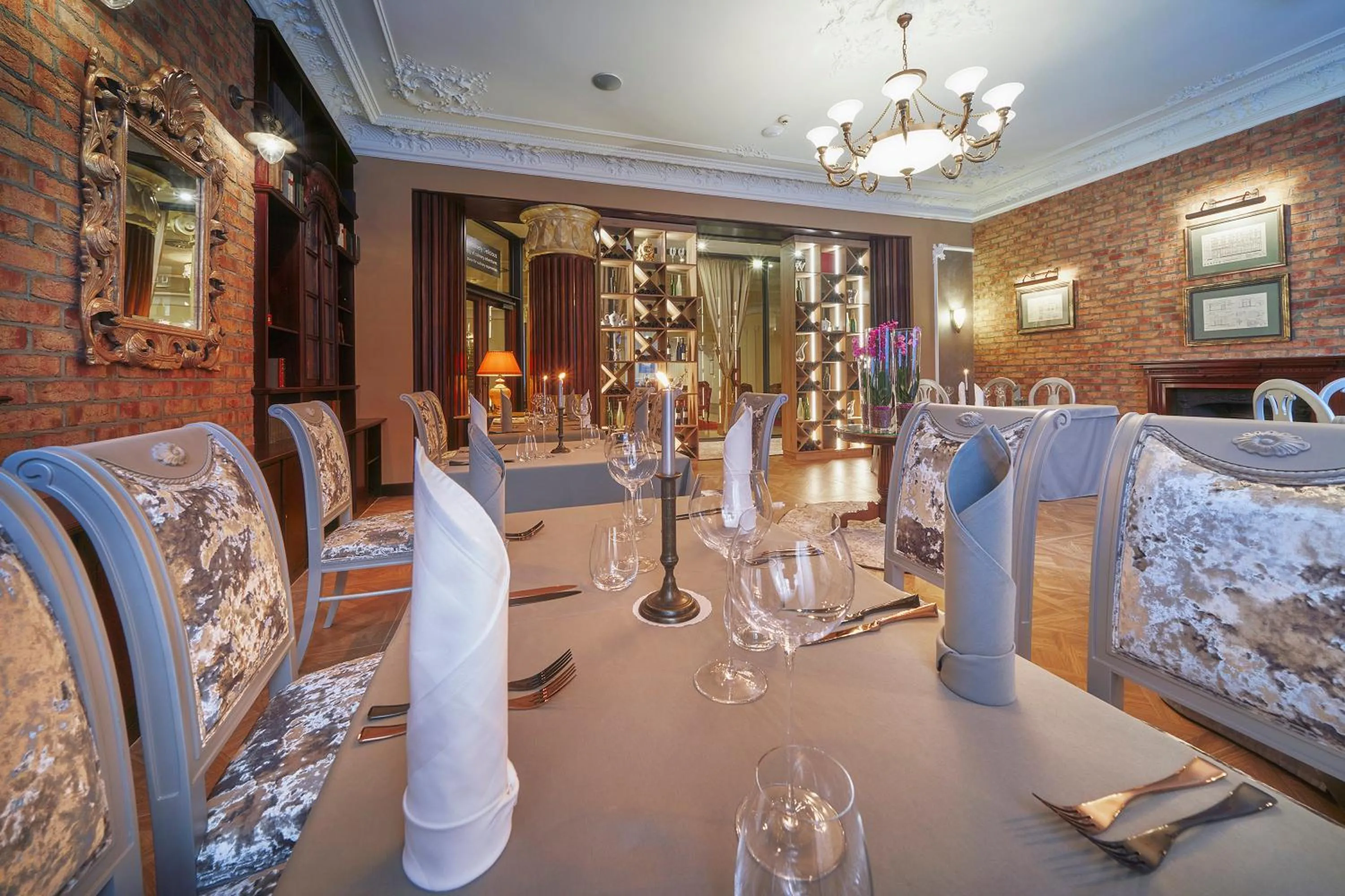 Restaurant/places to eat in Carlsbad Plaza Medical Spa & Wellness hotel