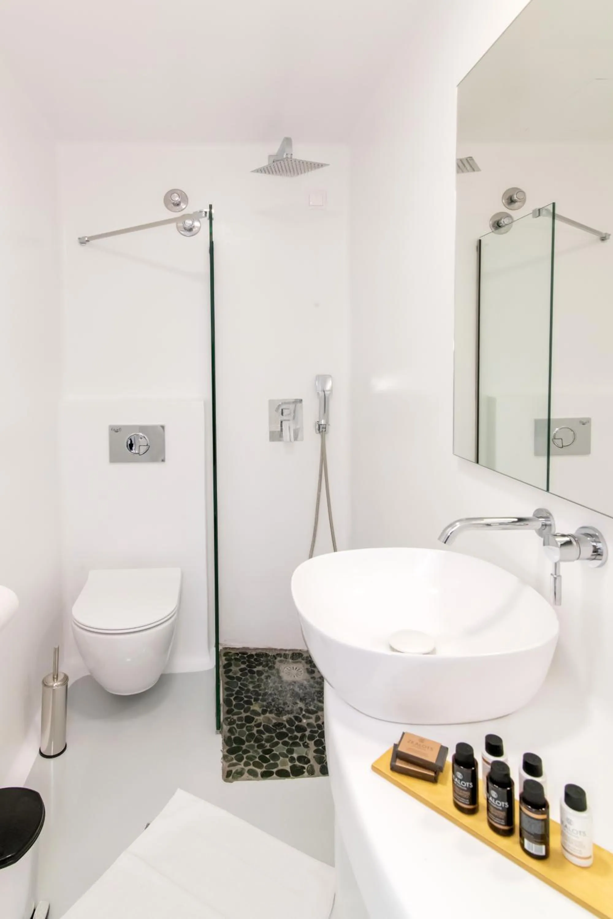 Bathroom in Byzantio City Hotel