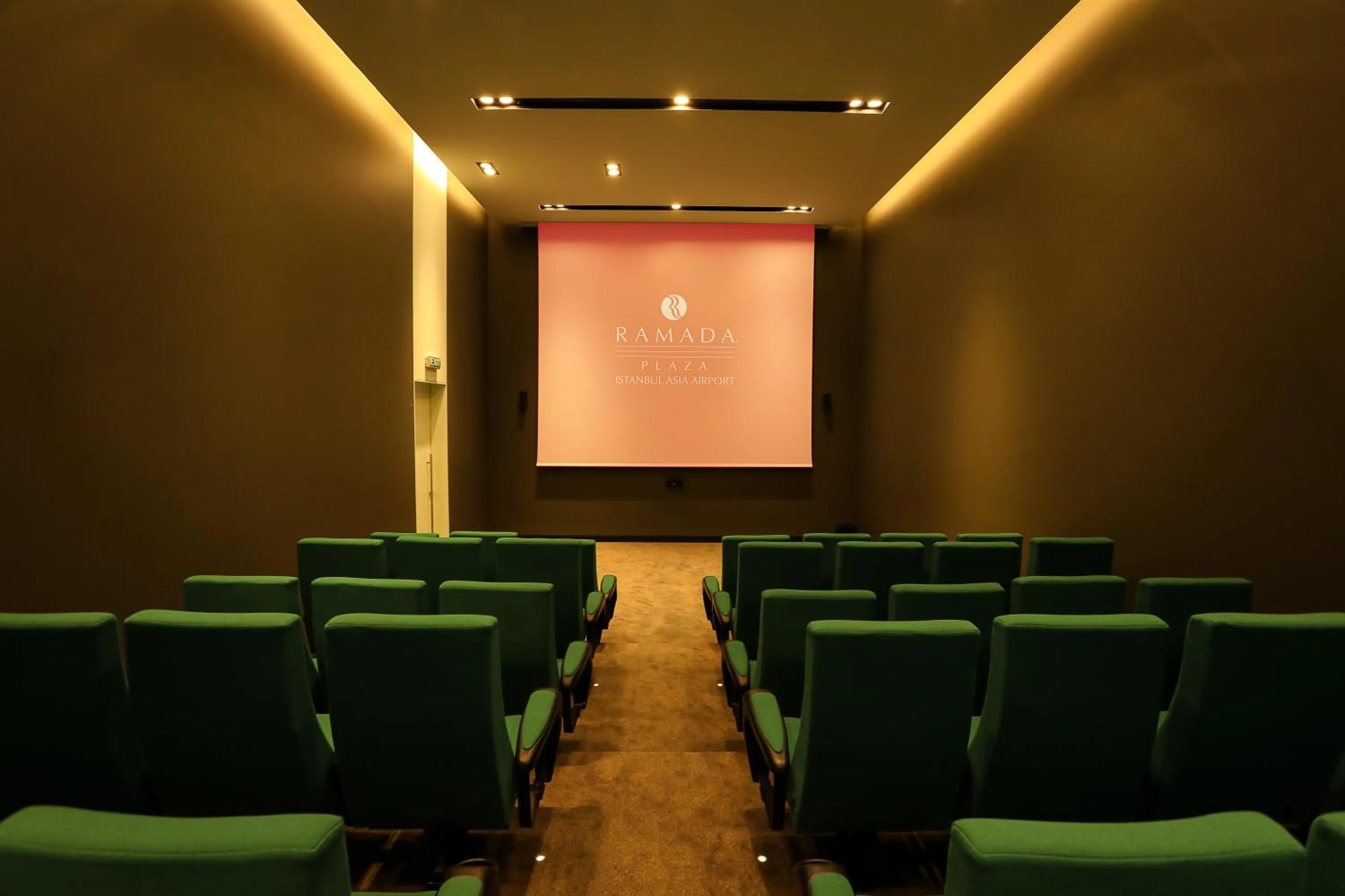 Meeting/conference room in Ramada Plaza by Wyndham Istanbul Asia Airport
