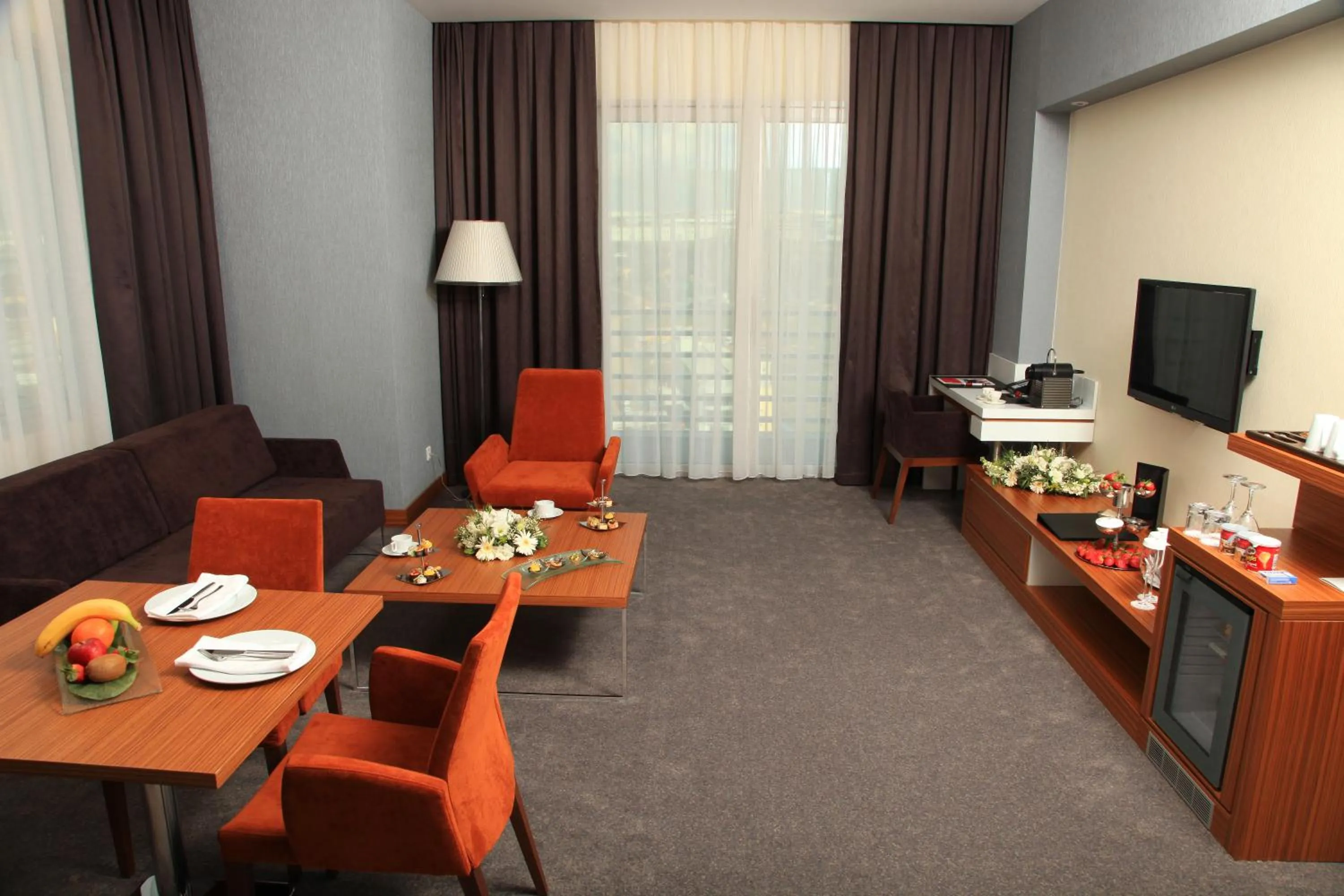 Dining area in Ramada Plaza by Wyndham Istanbul Asia Airport