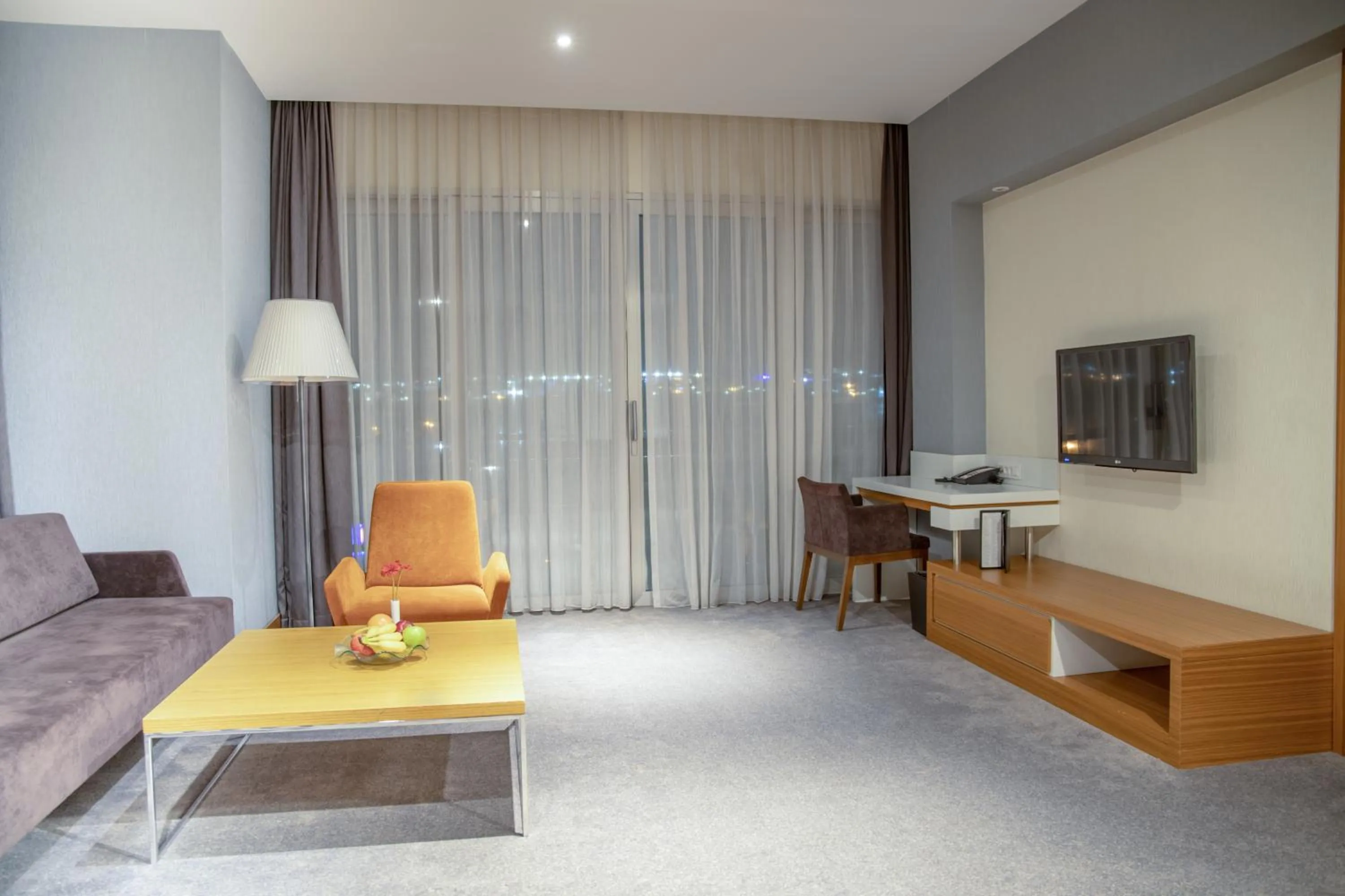 Living room in Ramada Plaza by Wyndham Istanbul Asia Airport