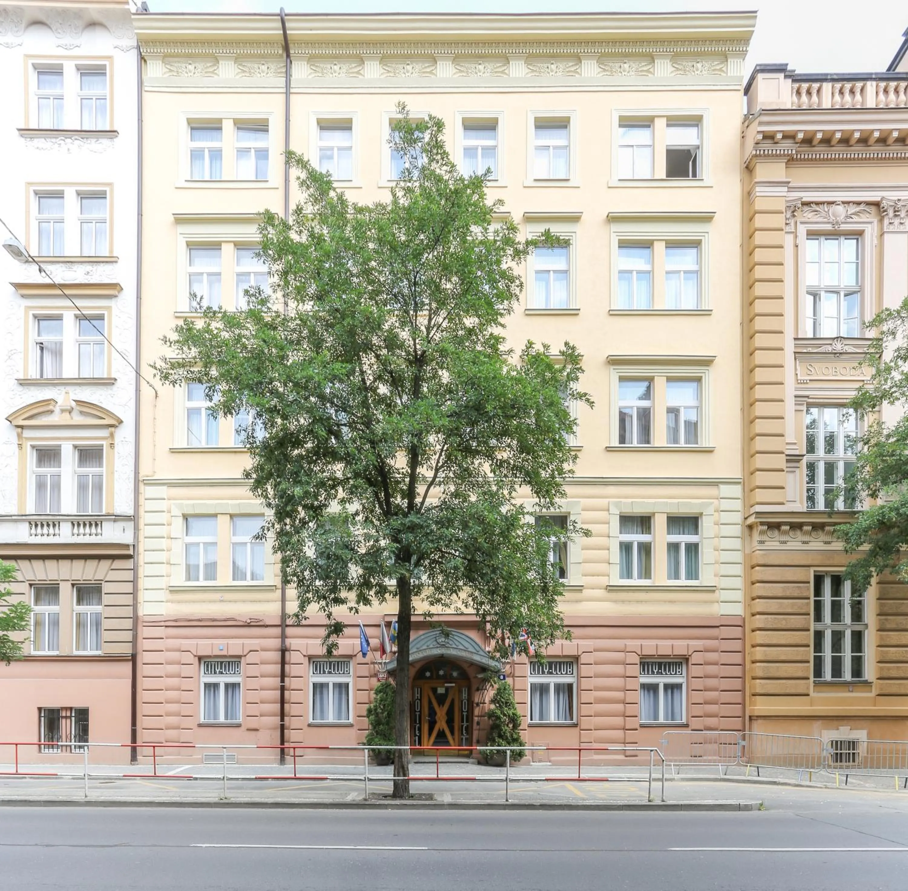 Facade/entrance in City Club Prague