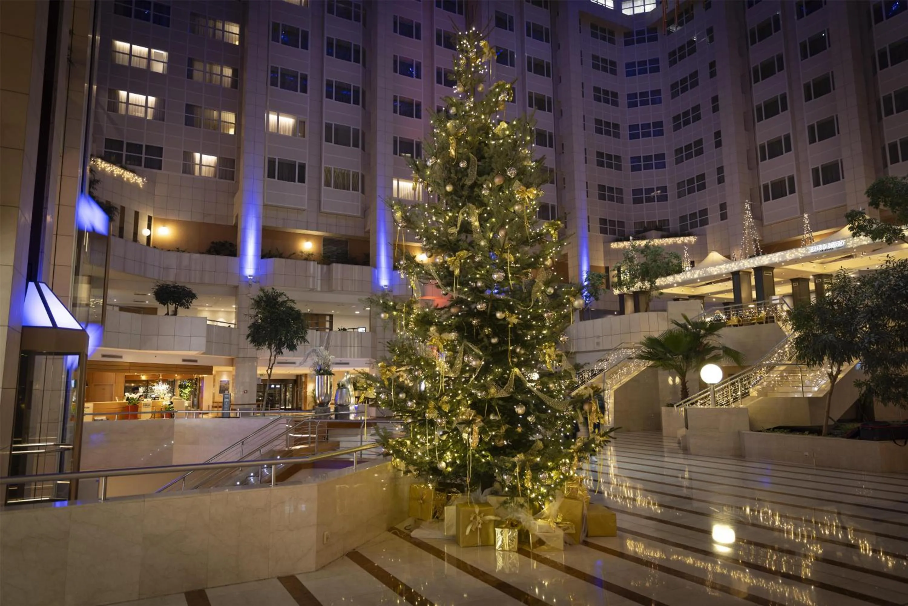 Lobby or reception in Hilton Prague Hotel