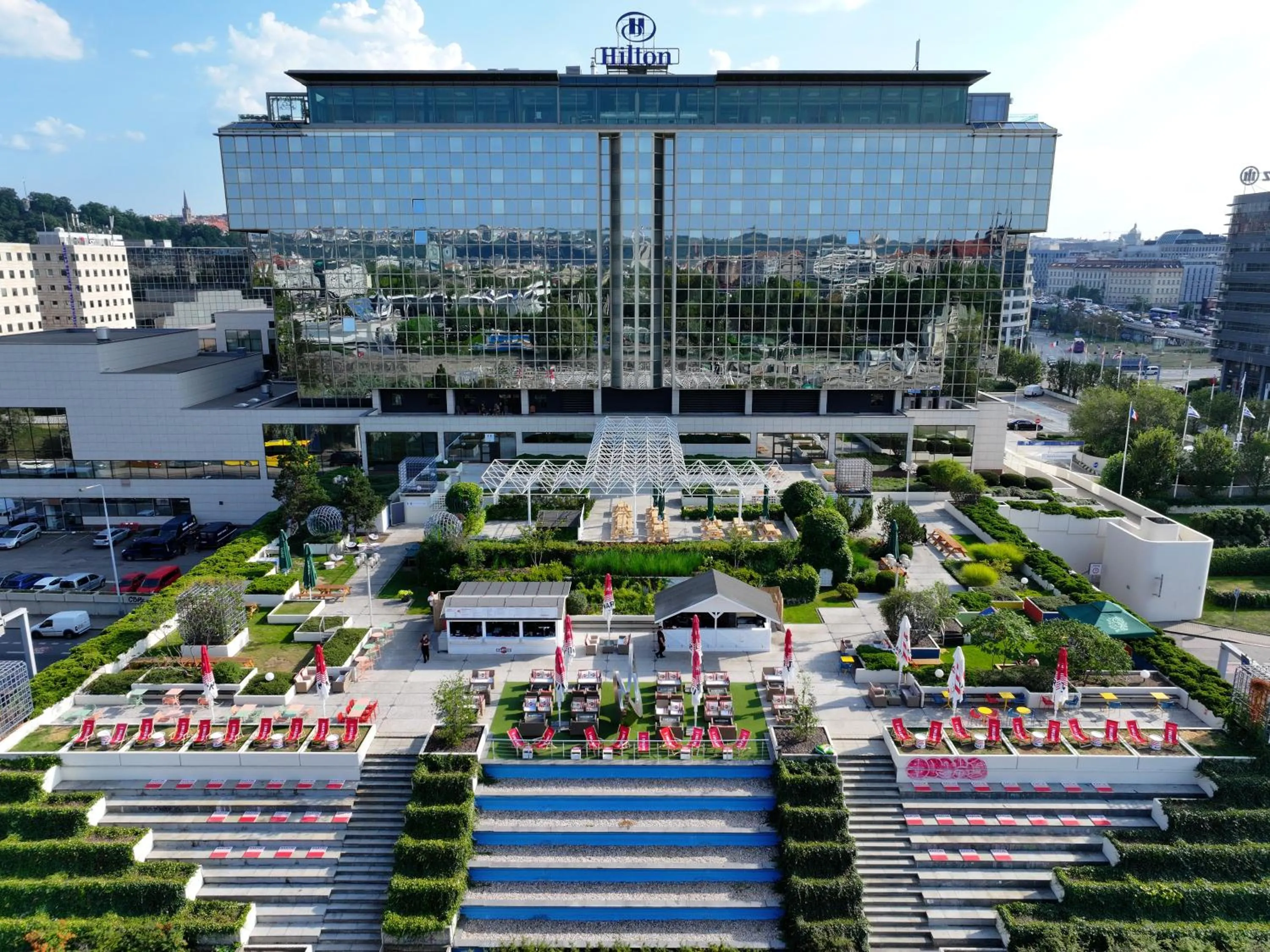 Lounge or bar in Hilton Prague Hotel