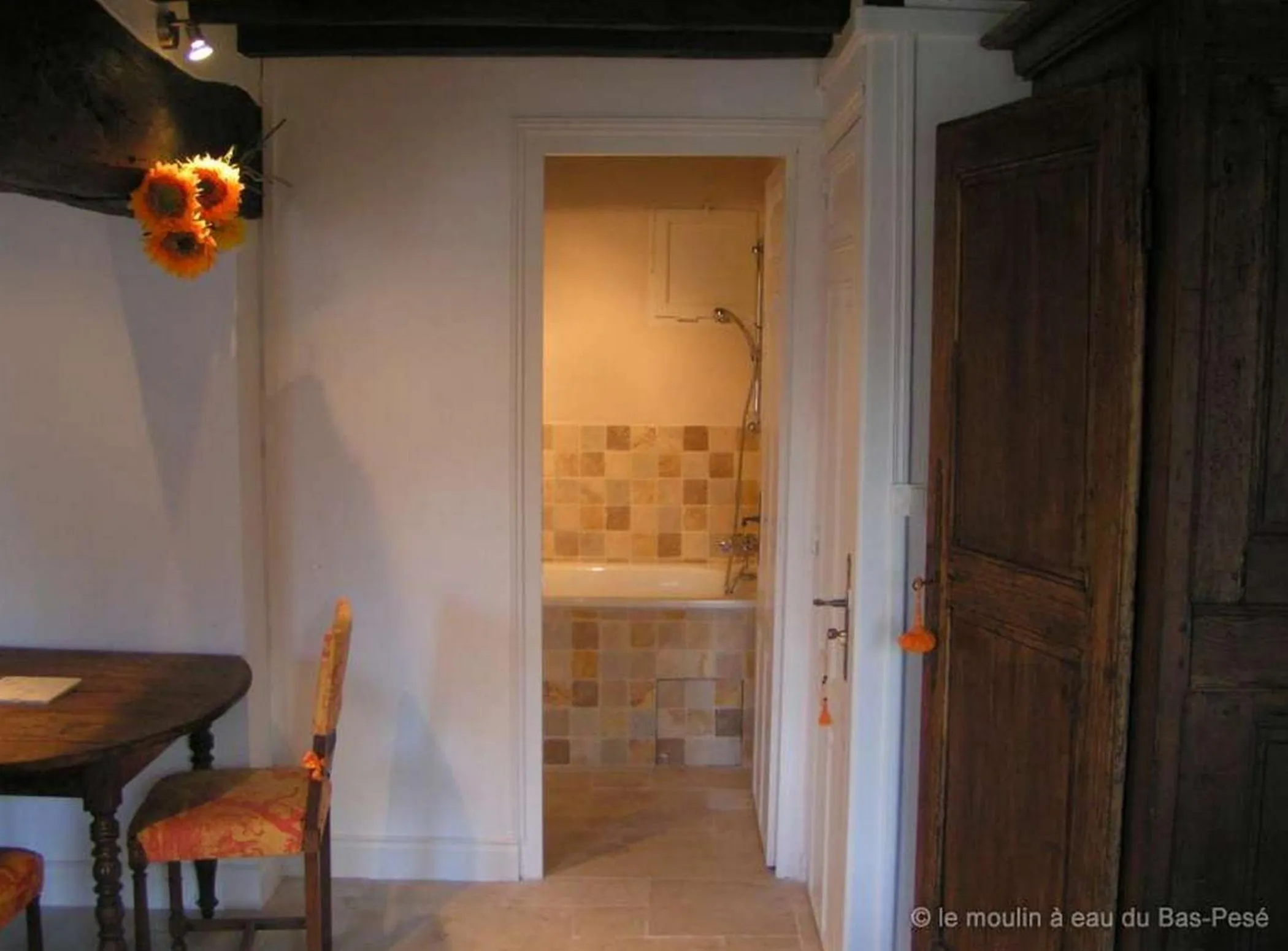 Dining area in Maison d'hôtes Moulin du Bas Pesé