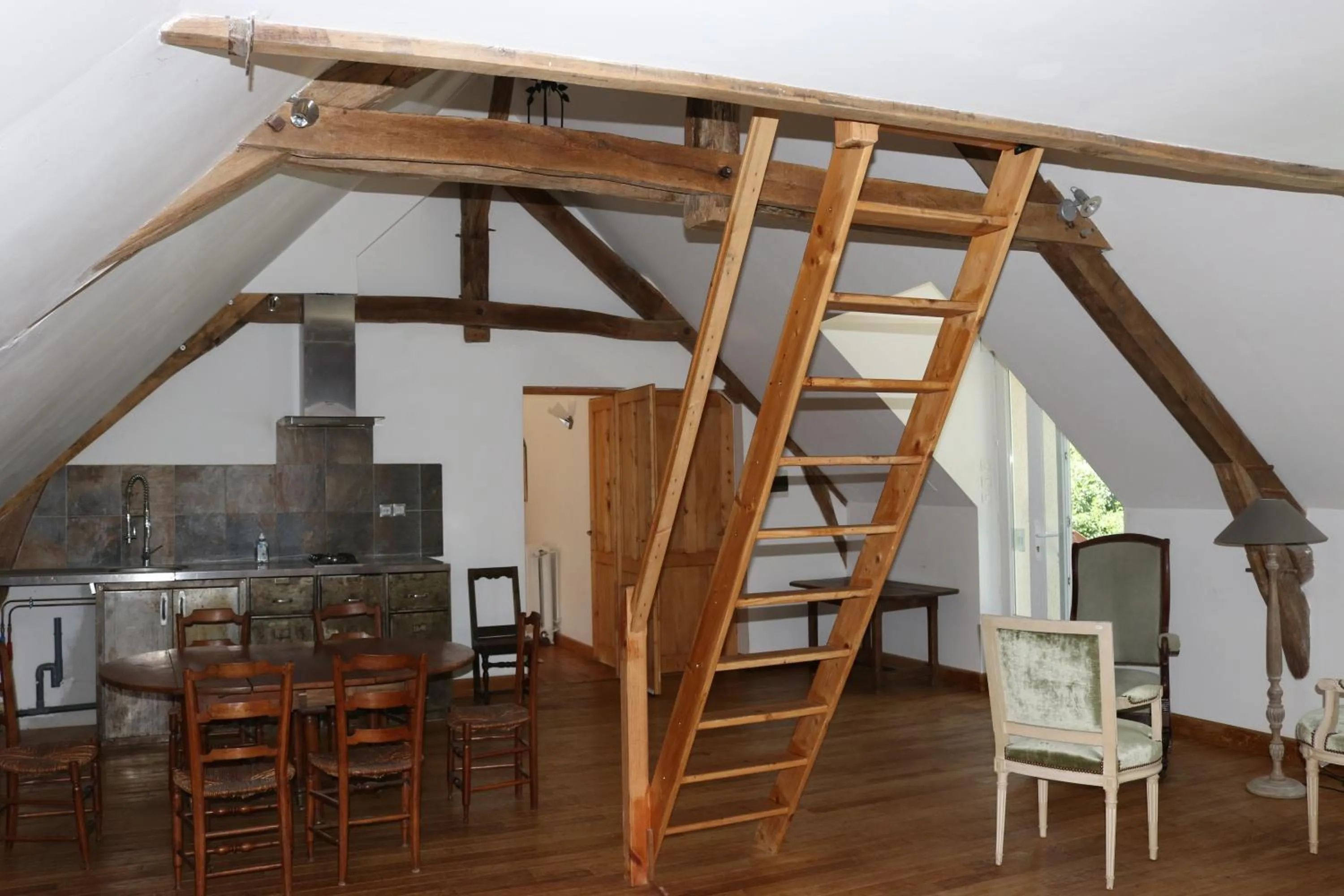 Kitchen or kitchenette in Maison d'hôtes Moulin du Bas Pesé