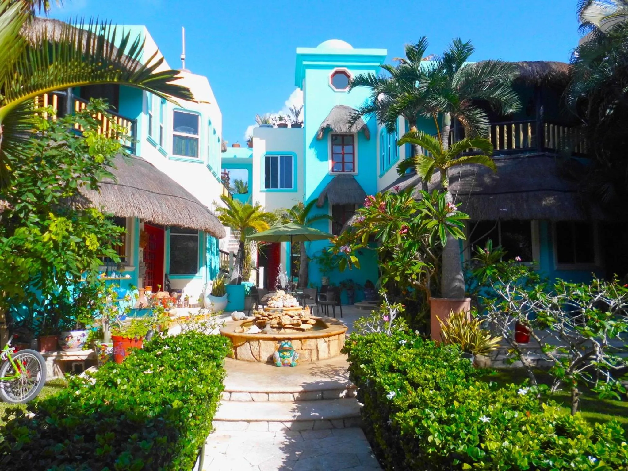 Property building in Casa Gatos Suites