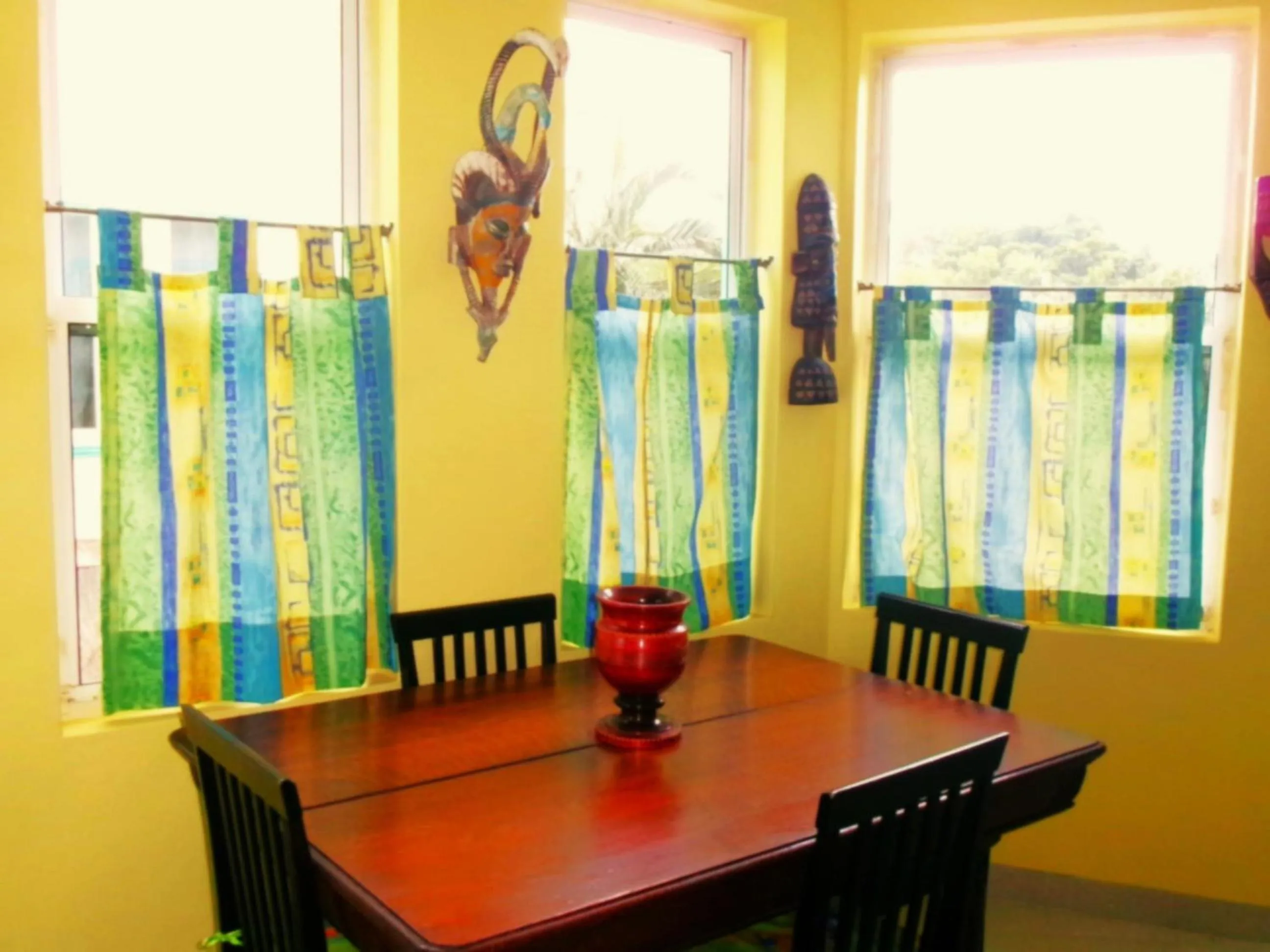 Dining area in Casa Gatos Suites