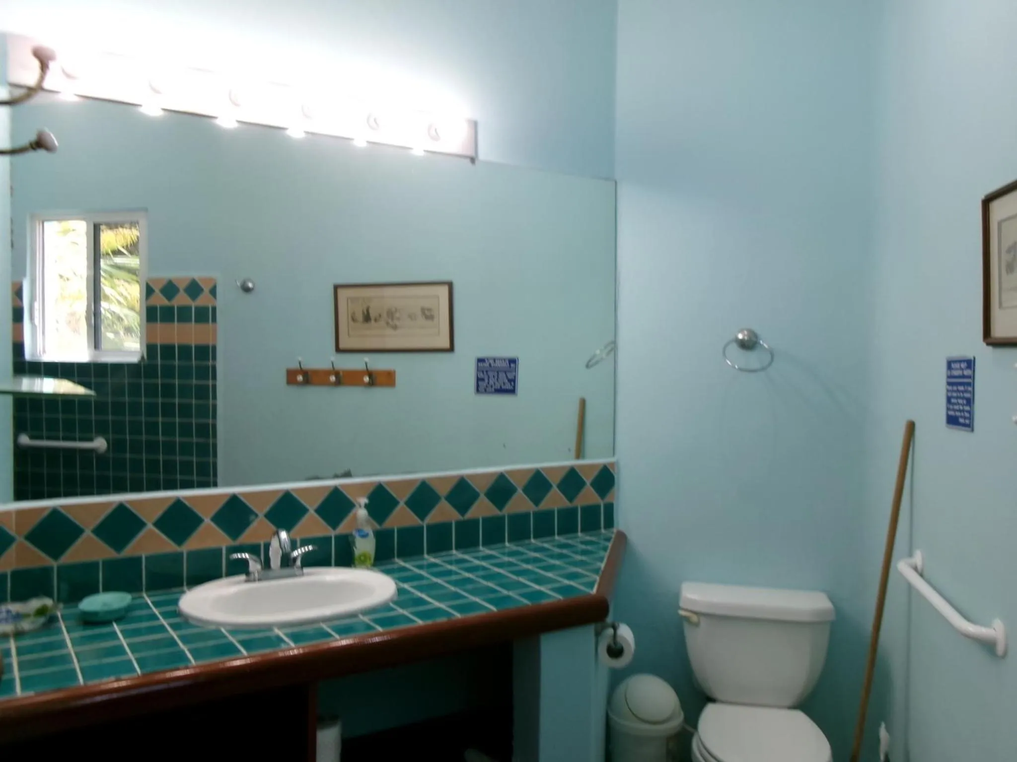 Bathroom in Casa Gatos Suites