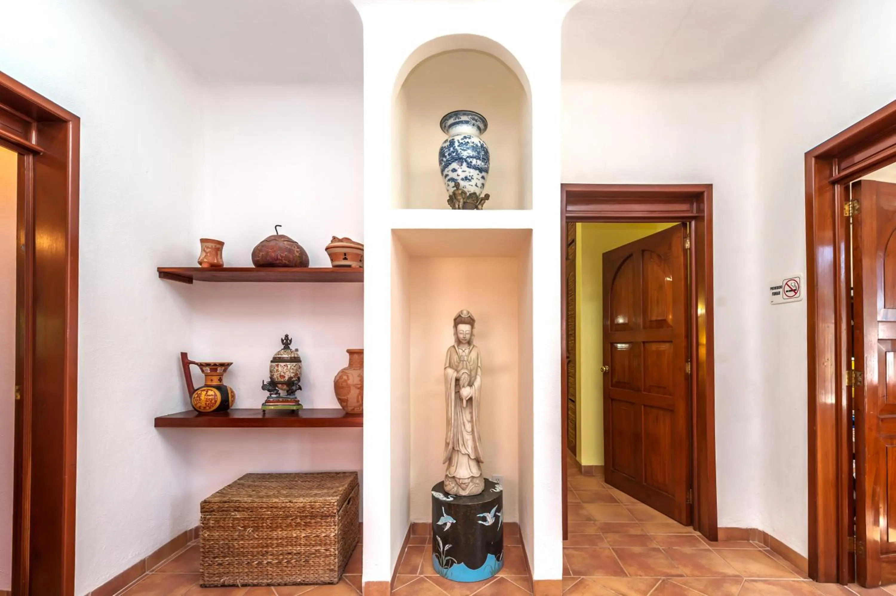 Decorative detail in Casa Gatos Suites