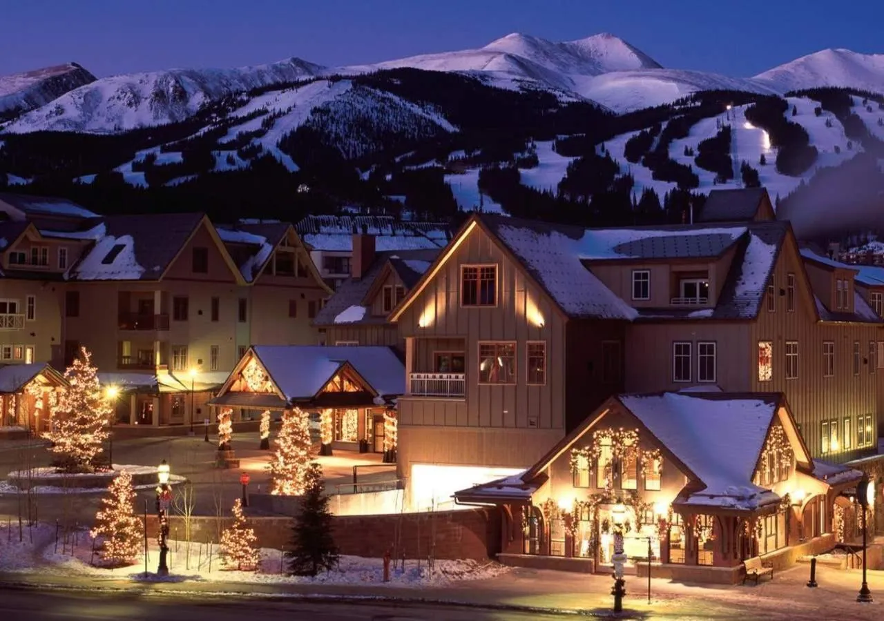 Property building in Main Street Station by TS