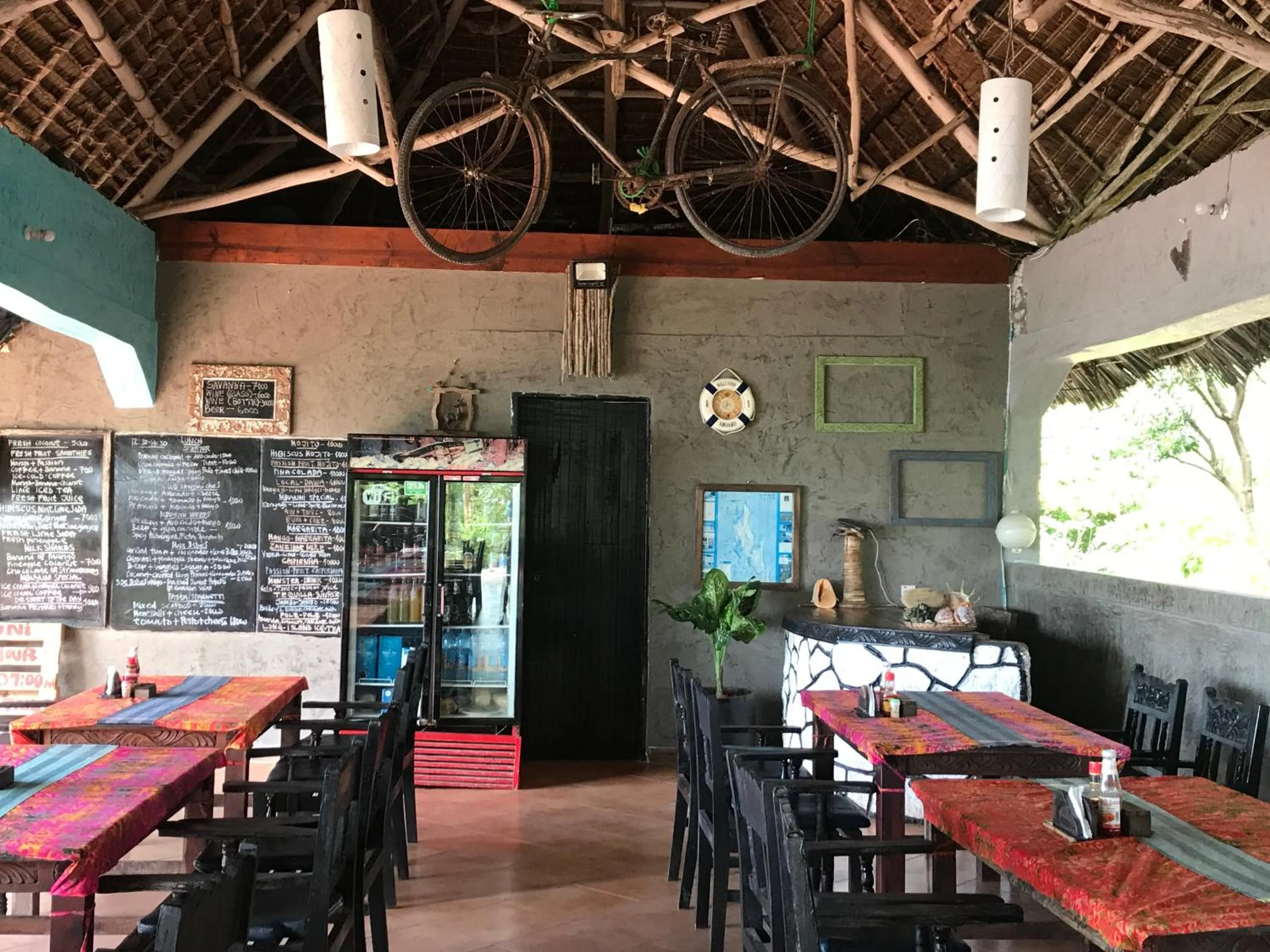 Restaurant/places to eat in Mbuyuni Beach Village