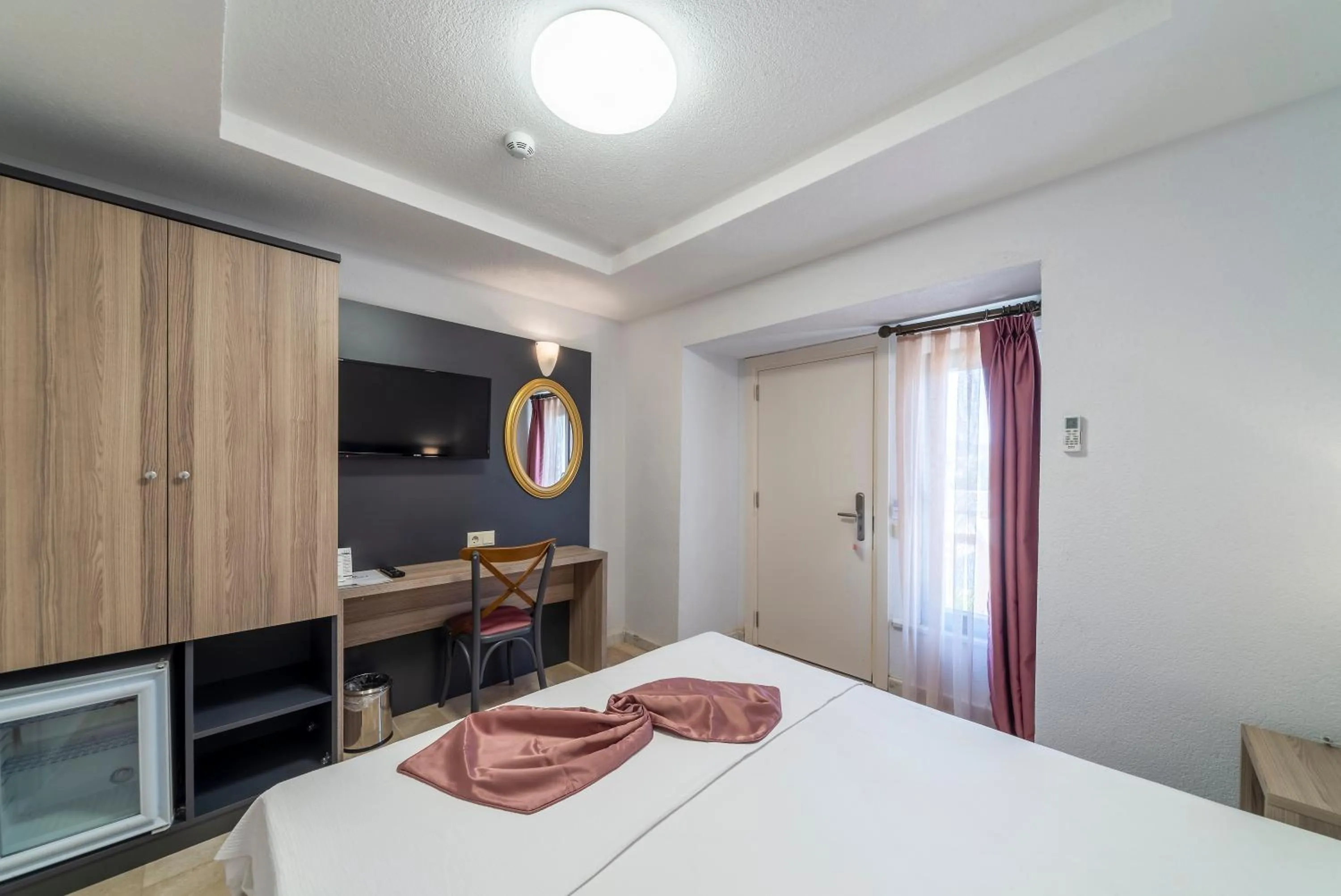 Bed in laden hotel bodrum