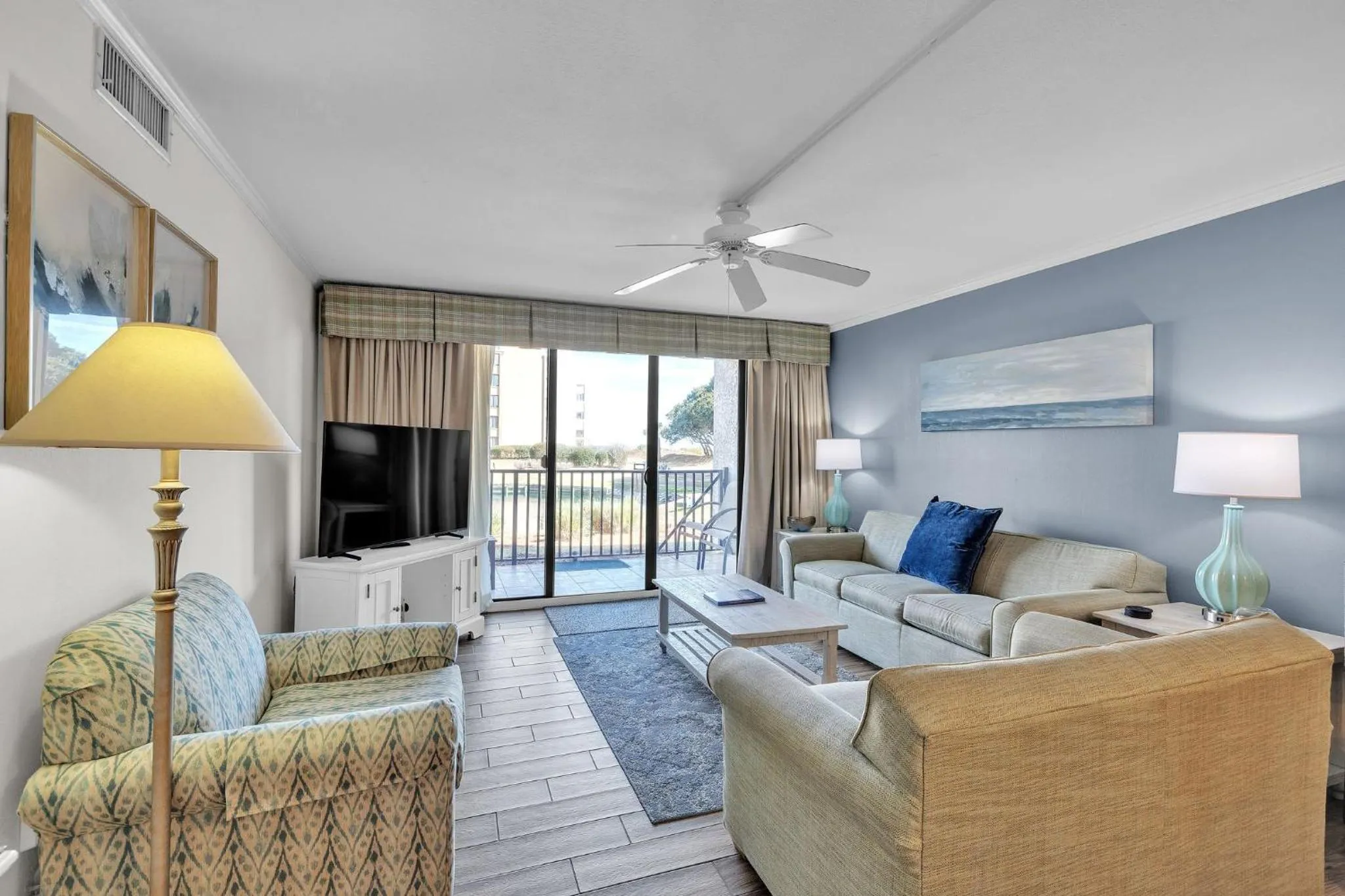 TV and multimedia in Seawatch at Island Club