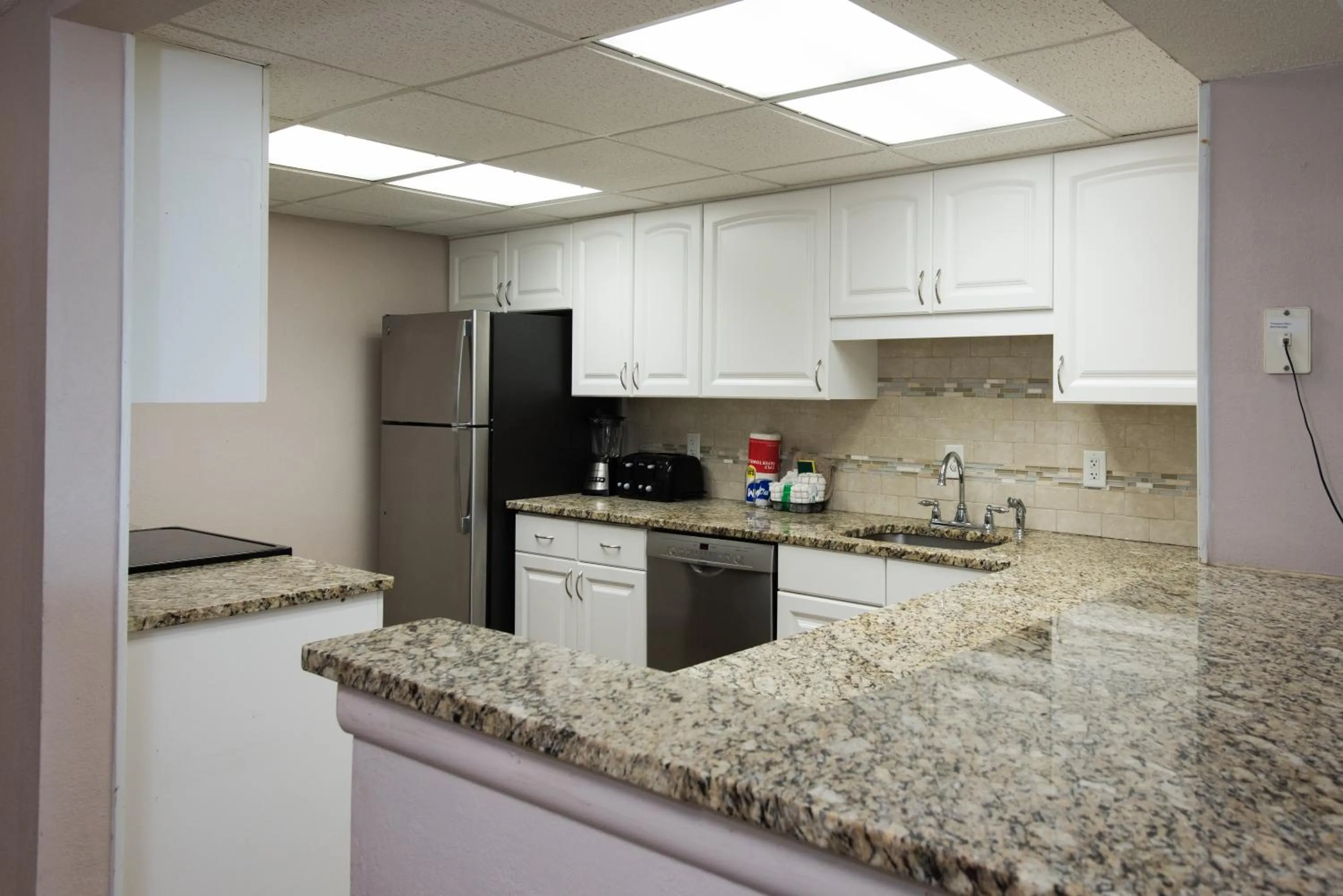 Kitchen or kitchenette in Seawatch at Island Club