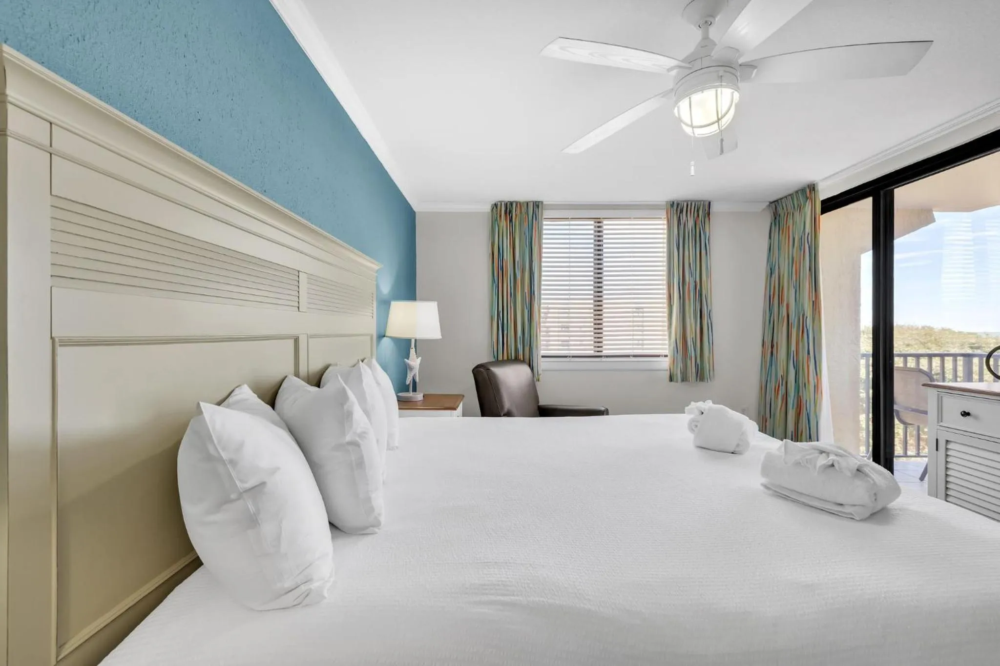 Bed in Seawatch at Island Club