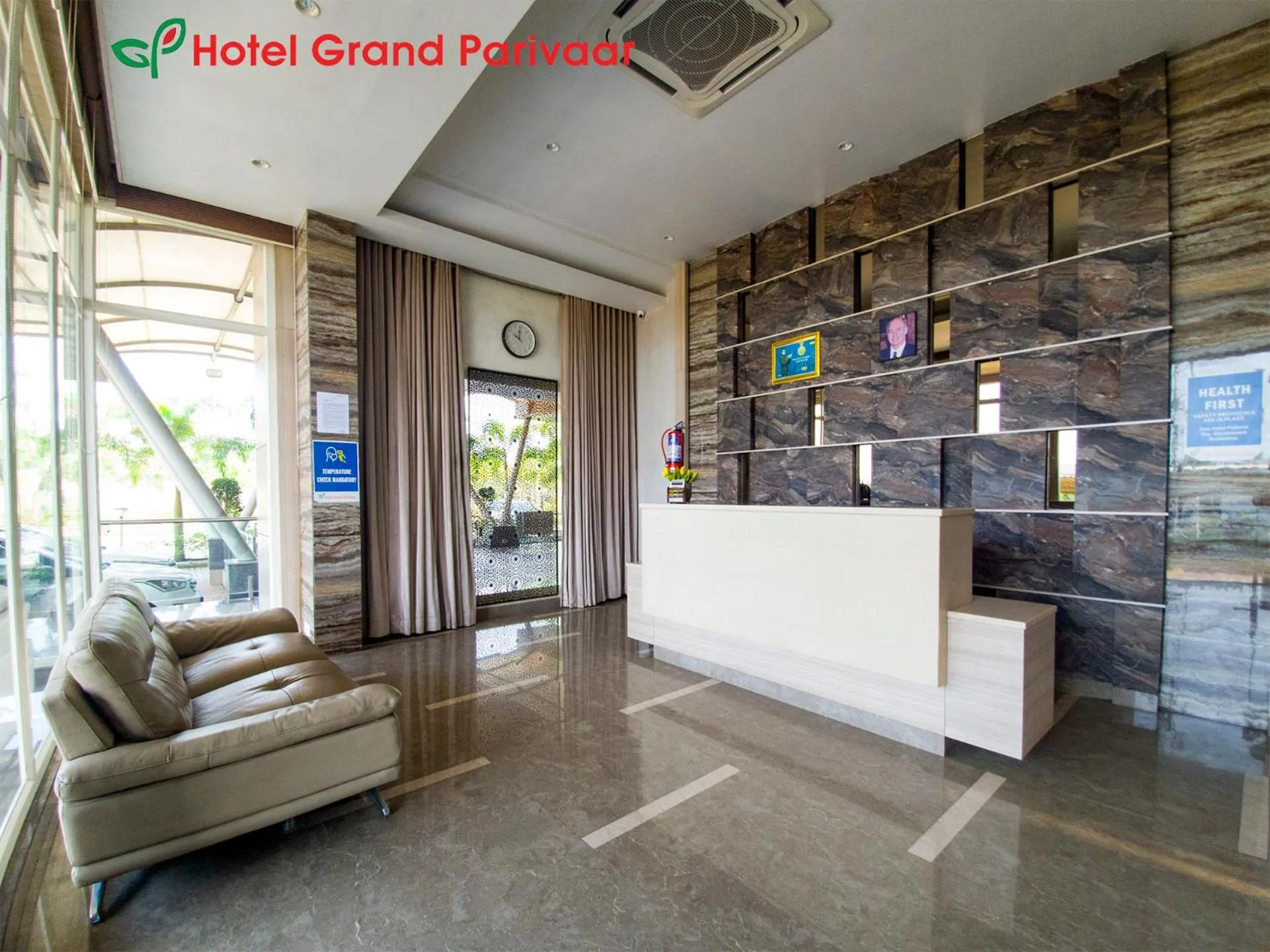 Lobby or reception in Hotel Grand Parivaar