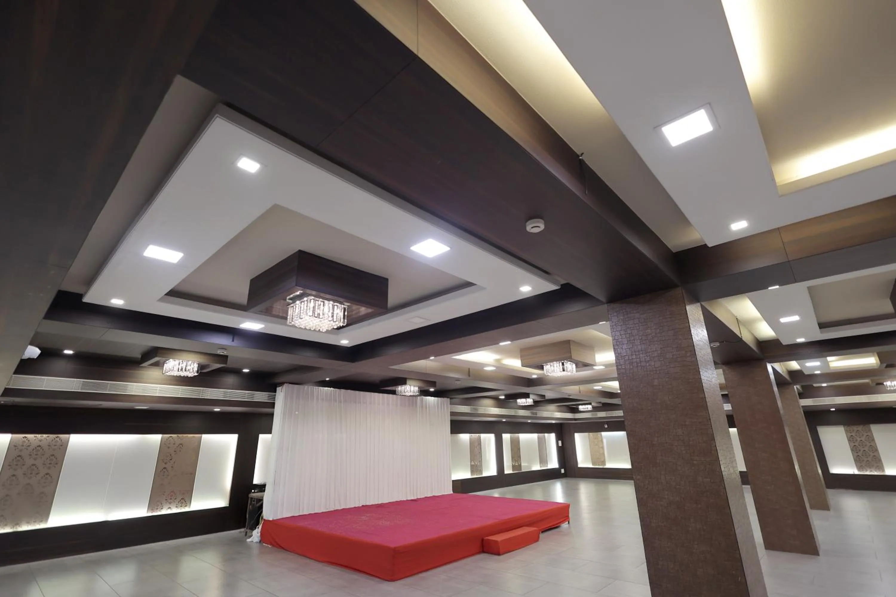 Banquet/Function facilities in Hotel Shagun, Piplod City Centre Surat