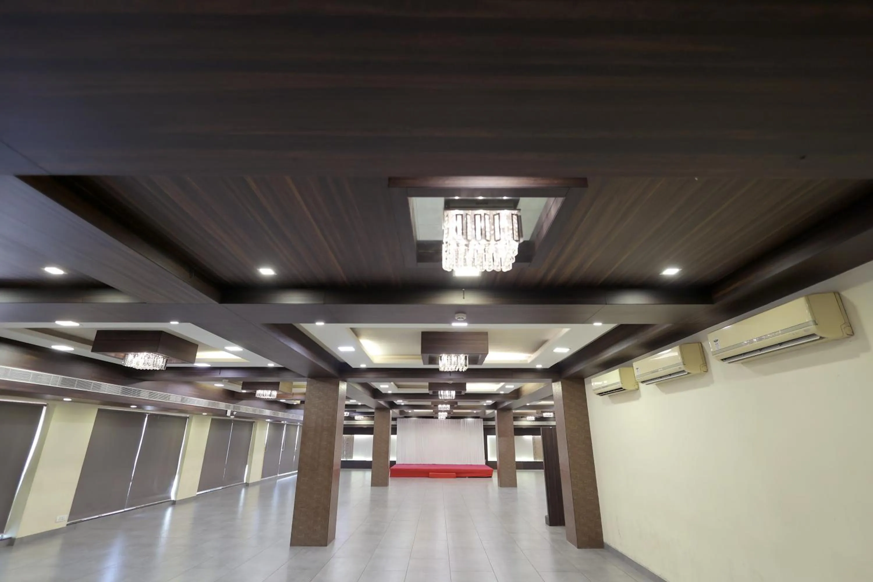 Banquet/Function facilities in Hotel Shagun, Piplod City Centre Surat