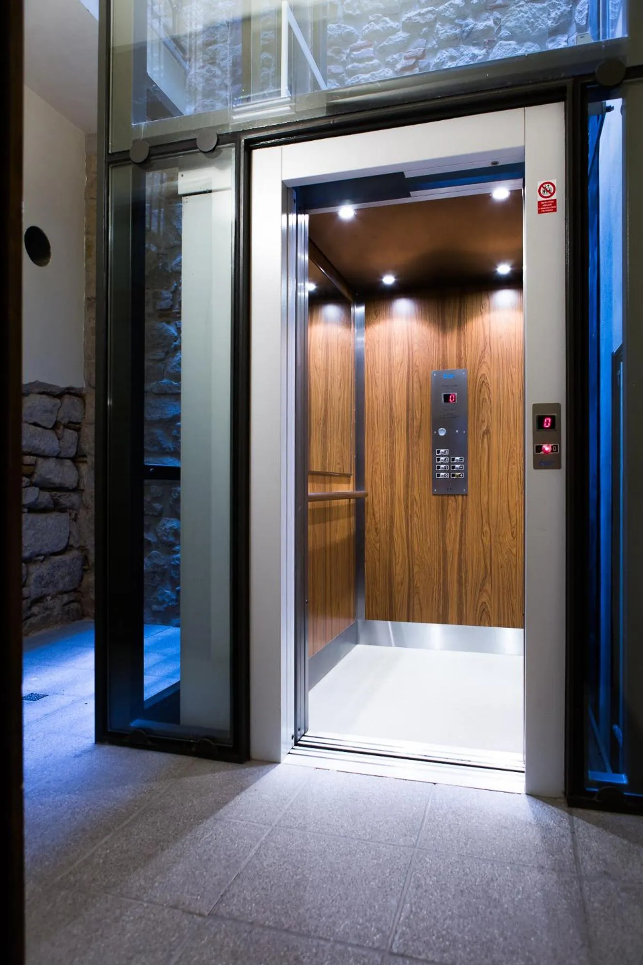 Facade/entrance in Hotel Rous