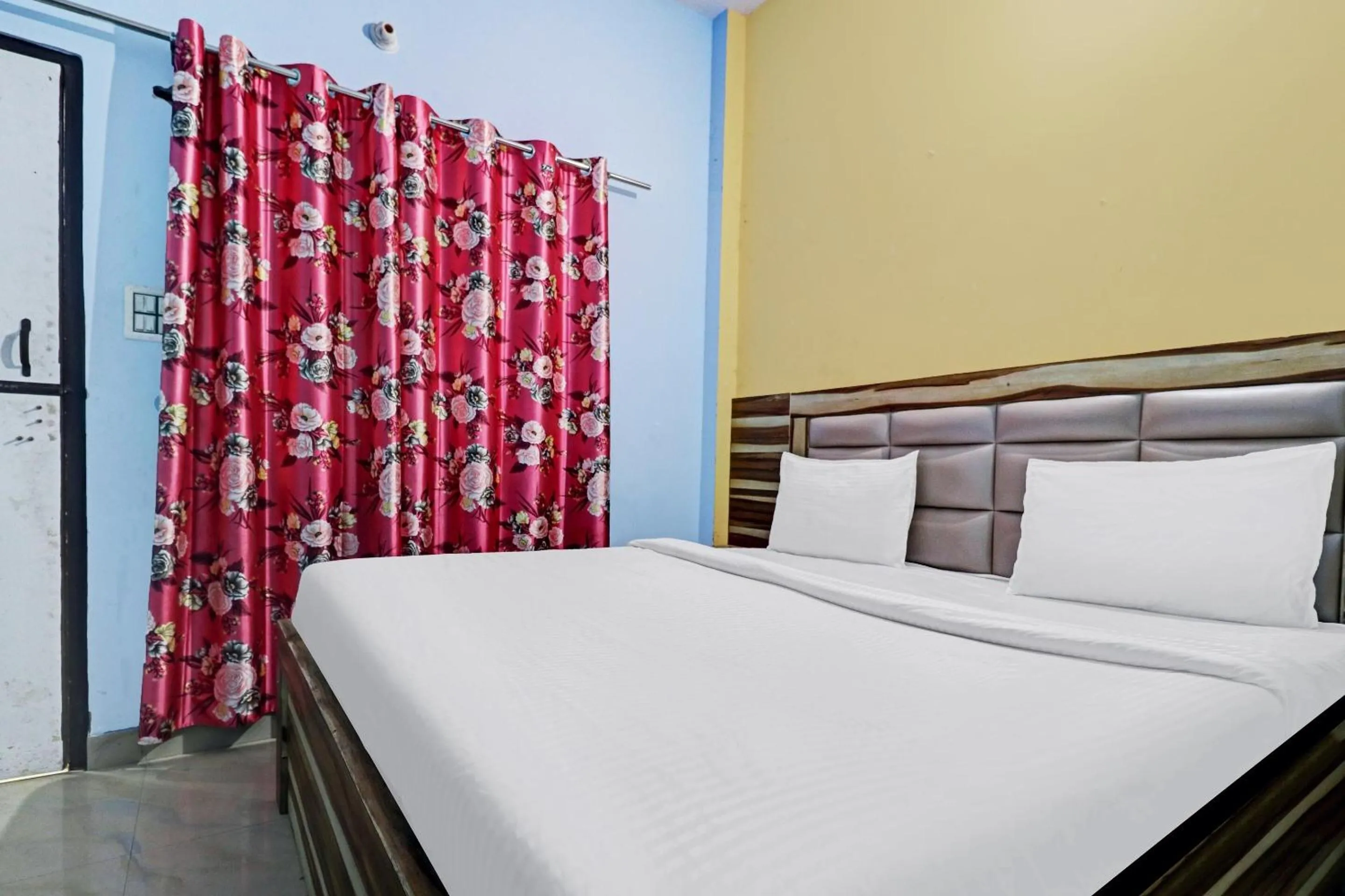 Bedroom, Bed in Hotel O Knight guest house